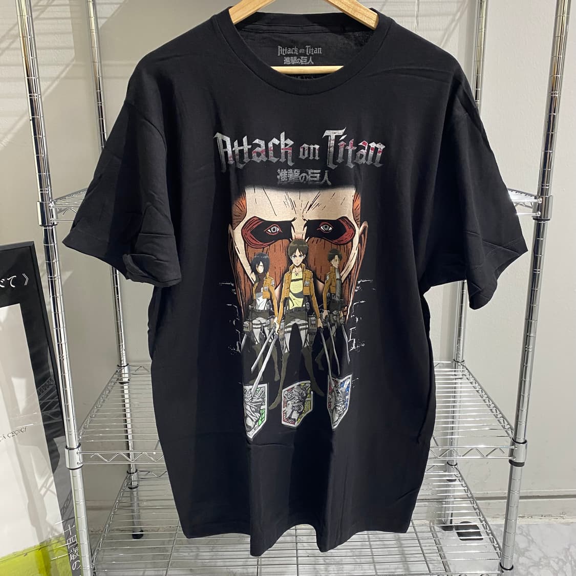 진격의거인 오피셜 애니메이션 티셔츠 상품이미지1