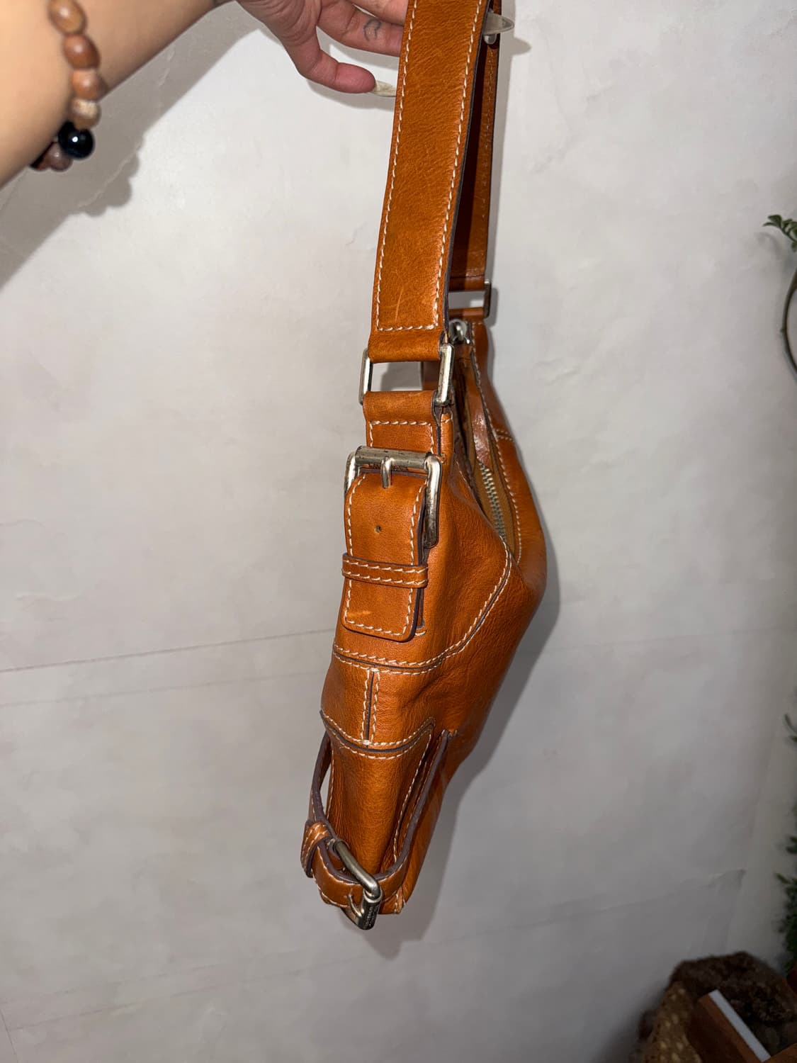 Michael Kors camel brown buckled 숄더백 상품이미지3