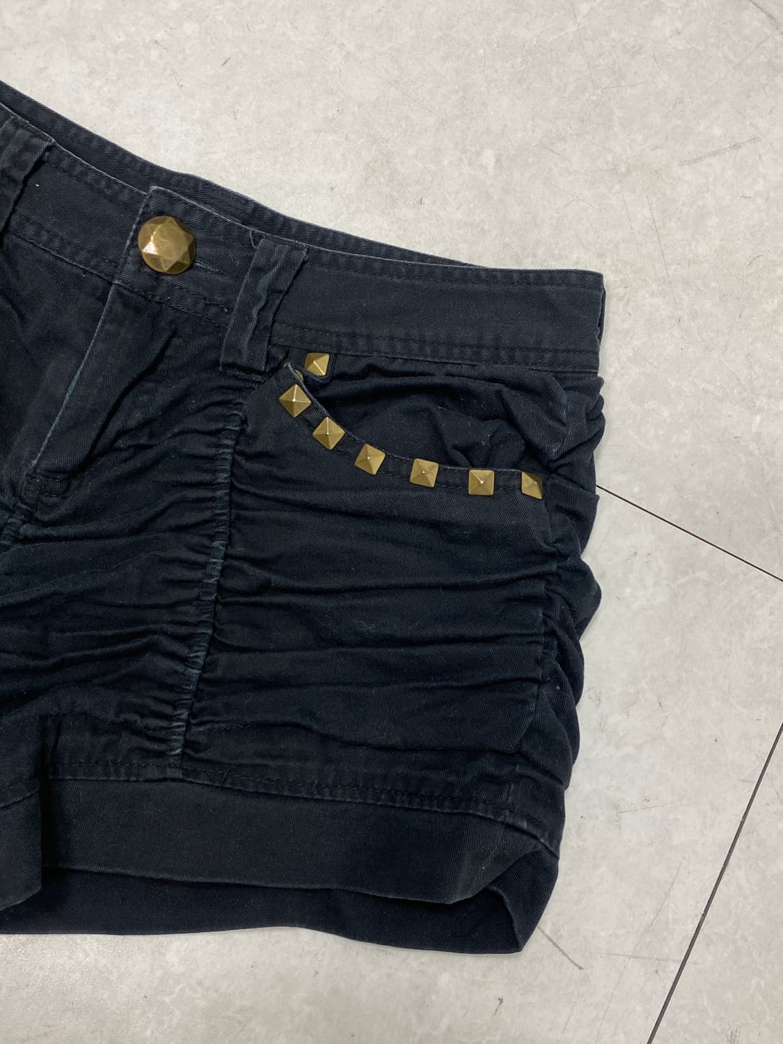 [FAZBEE] 펑크 골드 스터드 셔링 숏츠 상품이미지3