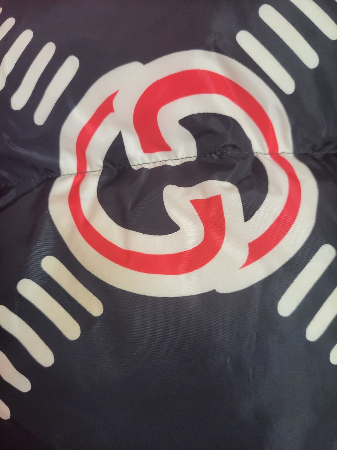 정품)급처상태양호!구찌 익스클루시브 인터로킹 GG로고 패딩 조끼베스트점퍼 상품이미지6