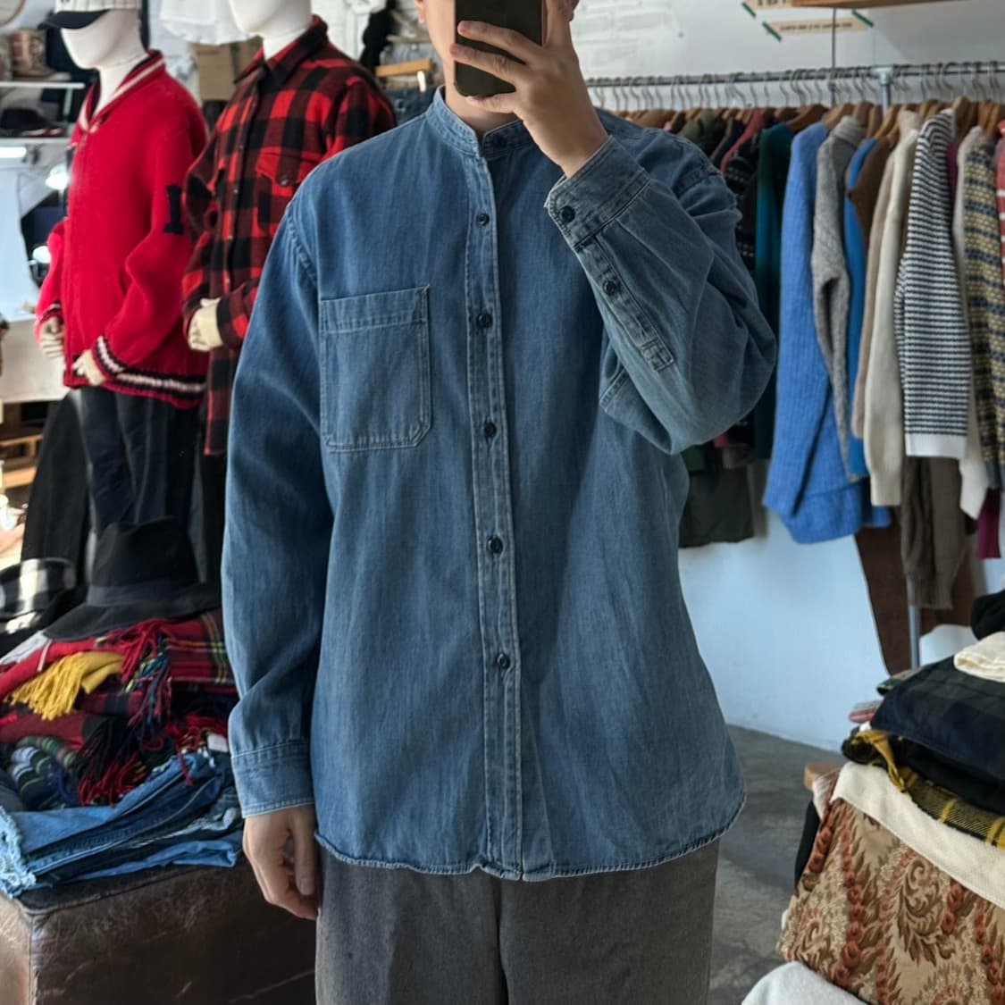 (착용컷) 유니클로 헨리넥 데님 셔츠 (남성용 100) 상품이미지3