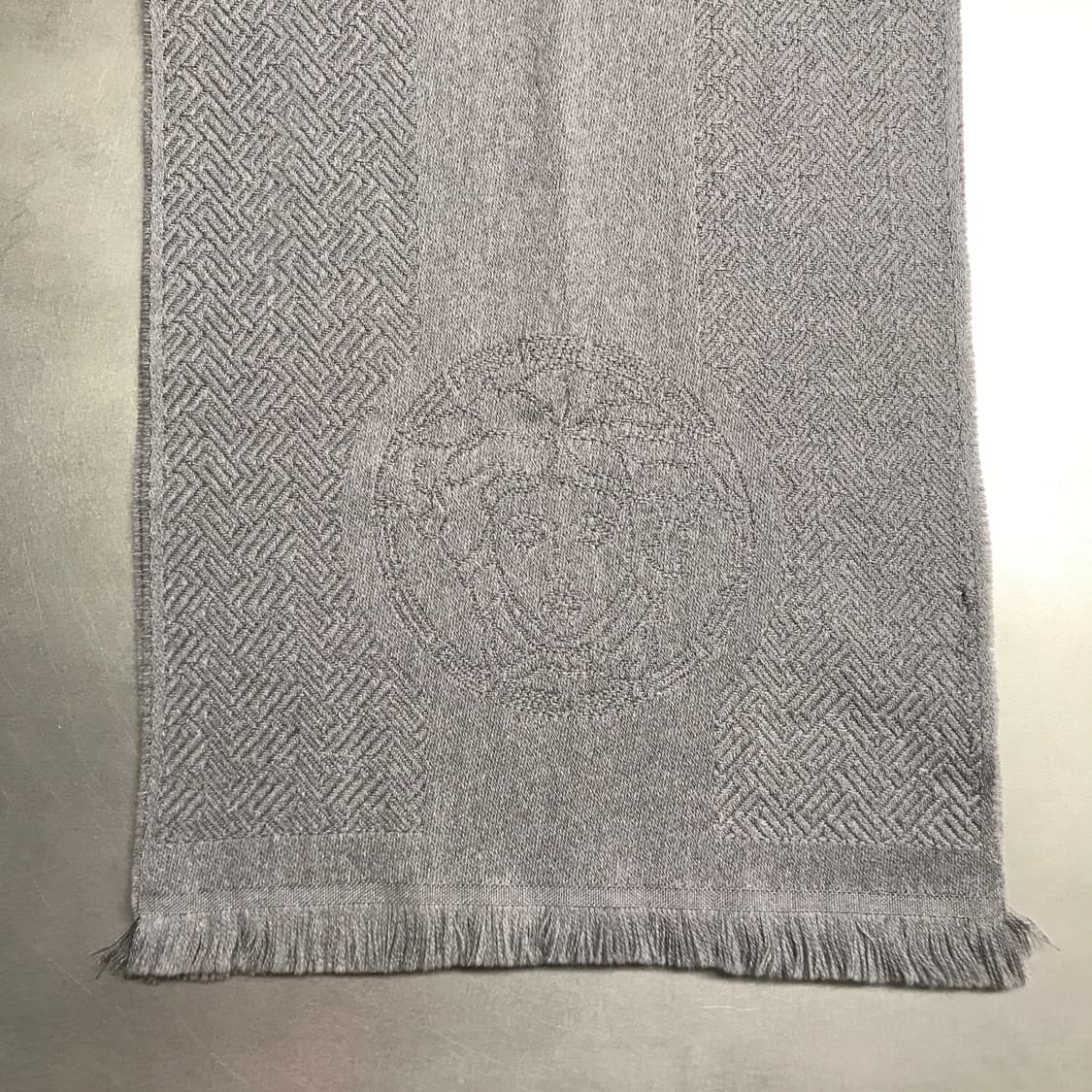 베르사체 메두사 머플러 그레이 상품이미지3