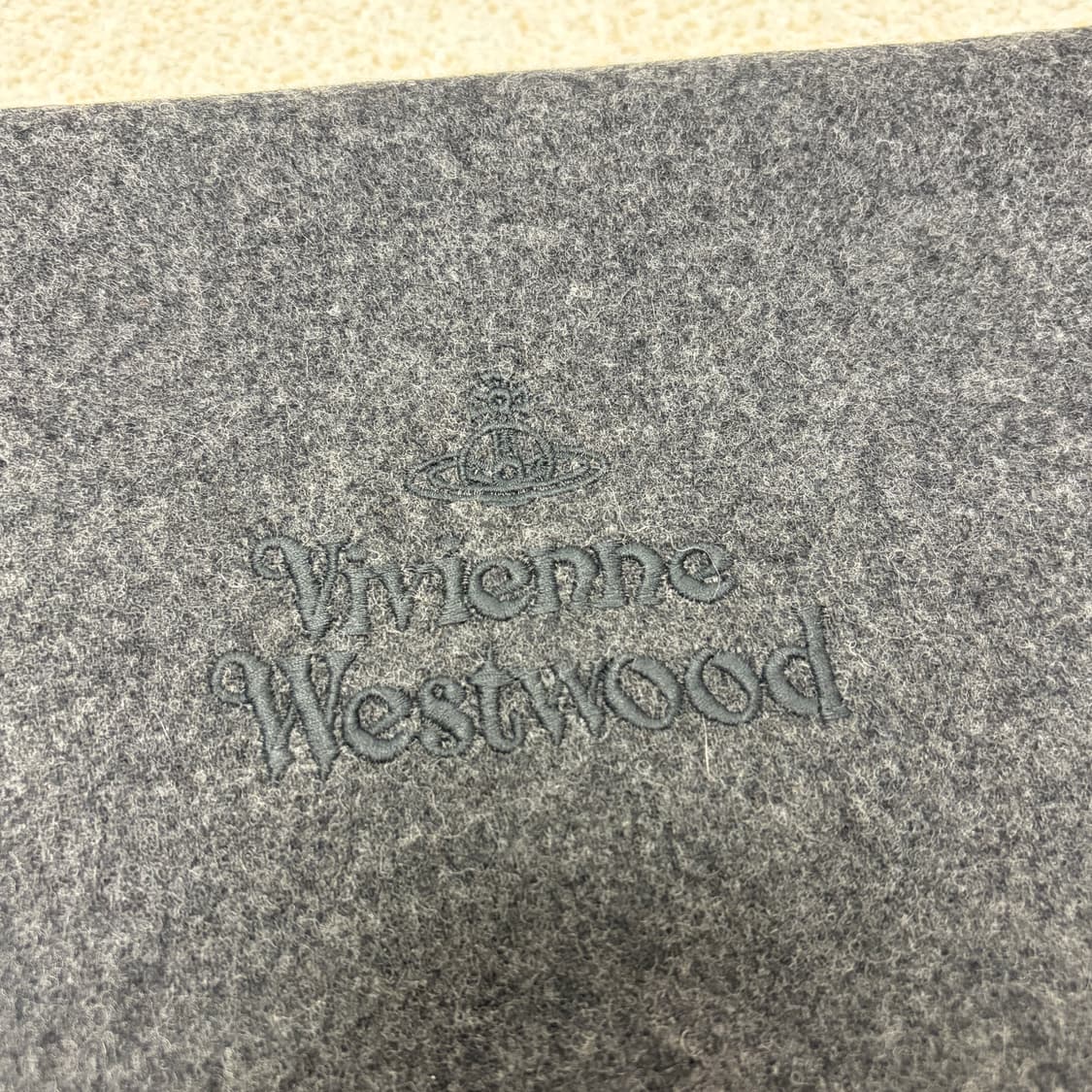 비비안웨스트우드 차콜 울 머플러 상품이미지2