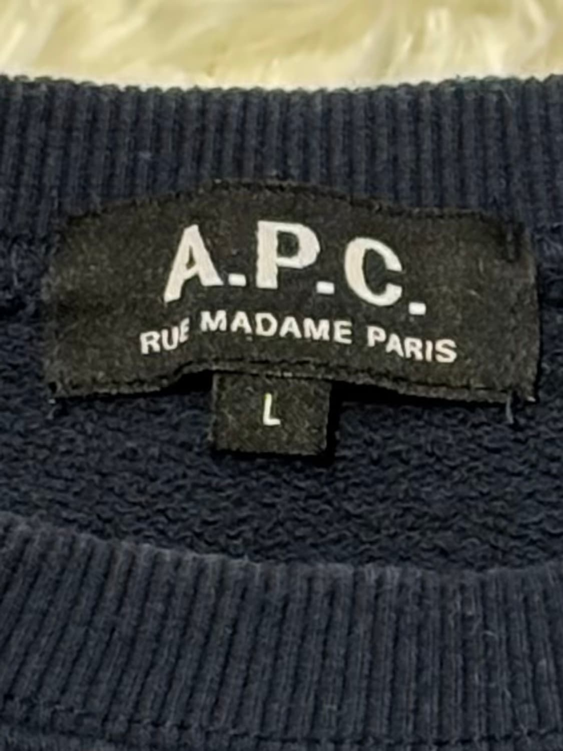 A.P.C 네이비 빅로고 맨투맨 상품이미지5