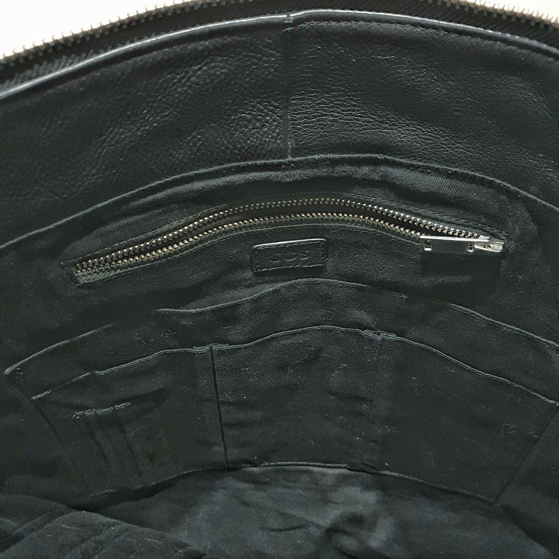 Cos 레더 헬멧백 소가죽 49cm  상품이미지4