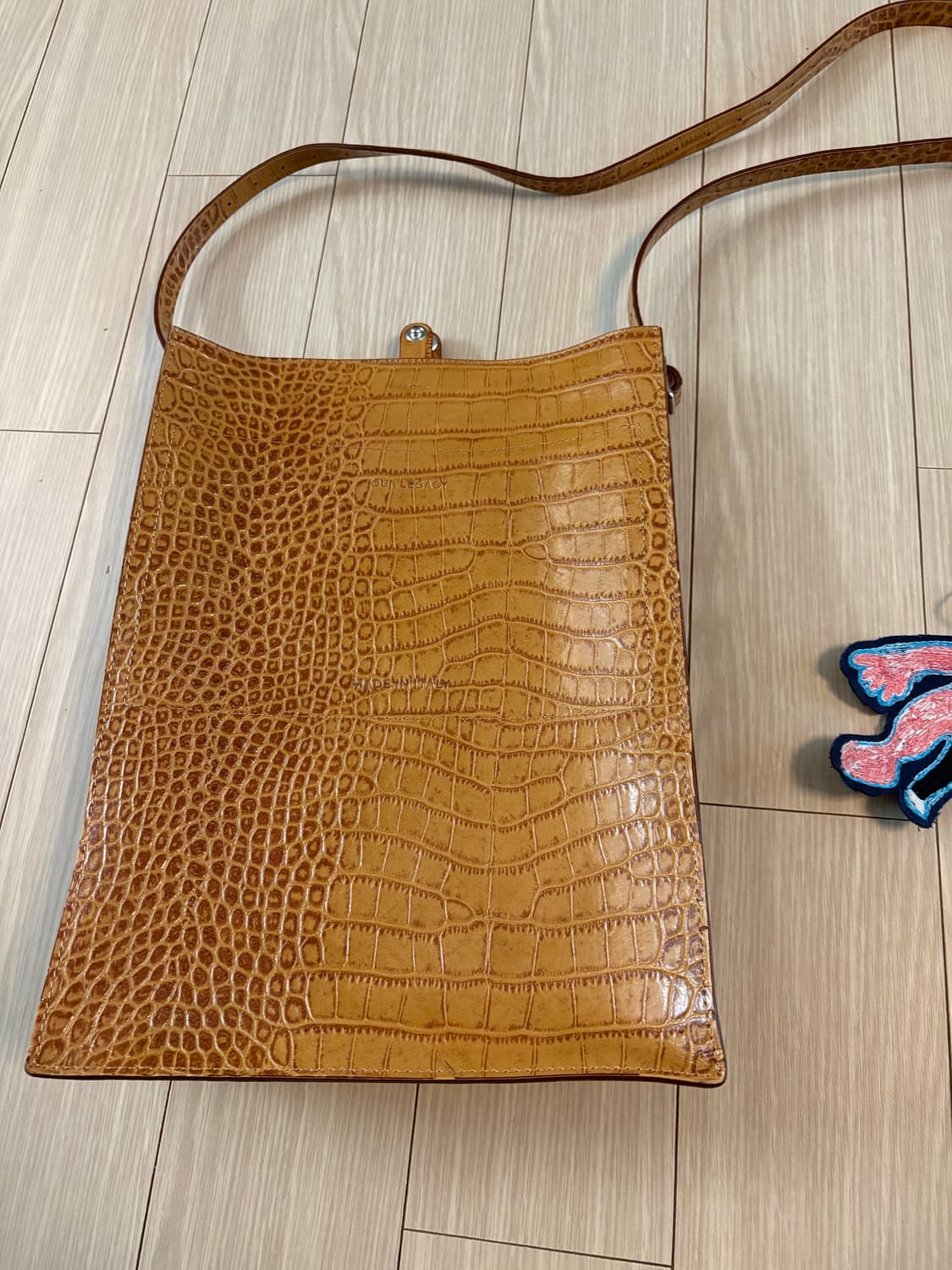 아워레가시 레더 스퀘어 크로스백  상품이미지2