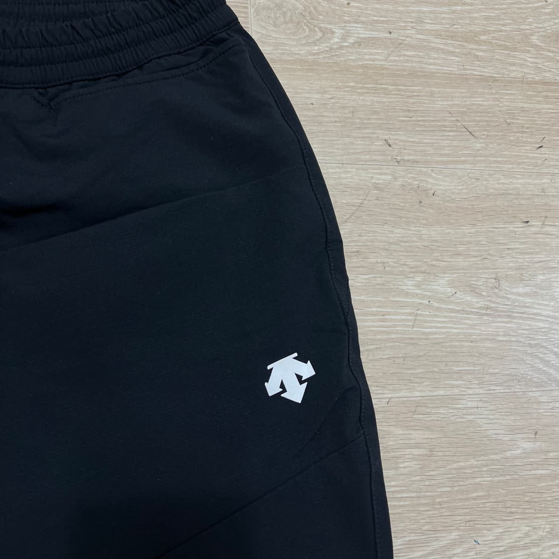 데상트 사이클링 스피릿 마크 로고 트레이닝 트랙팬츠 [블랙] 36 상품이미지4