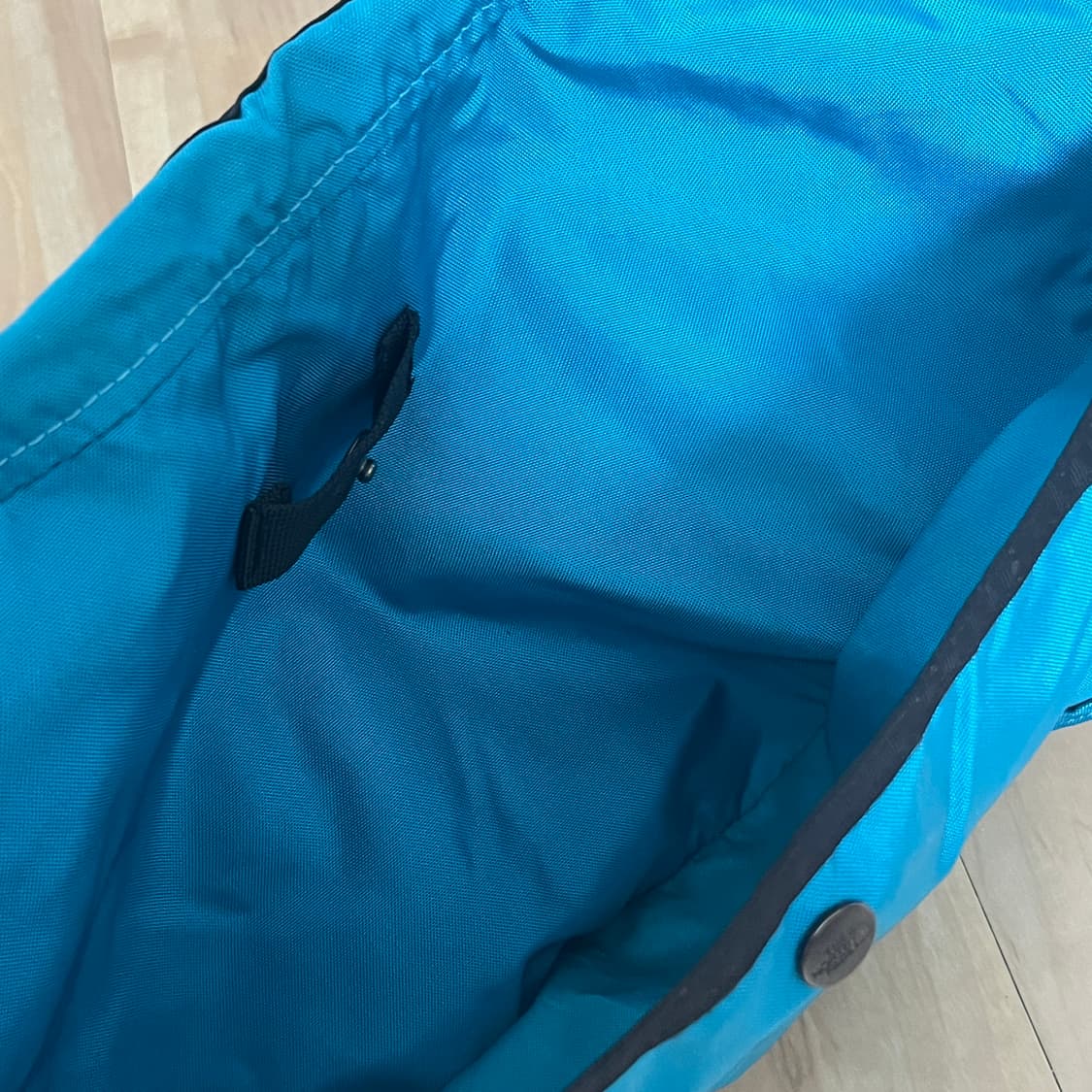노스페이스 메신저백 (mint color) 상품이미지4