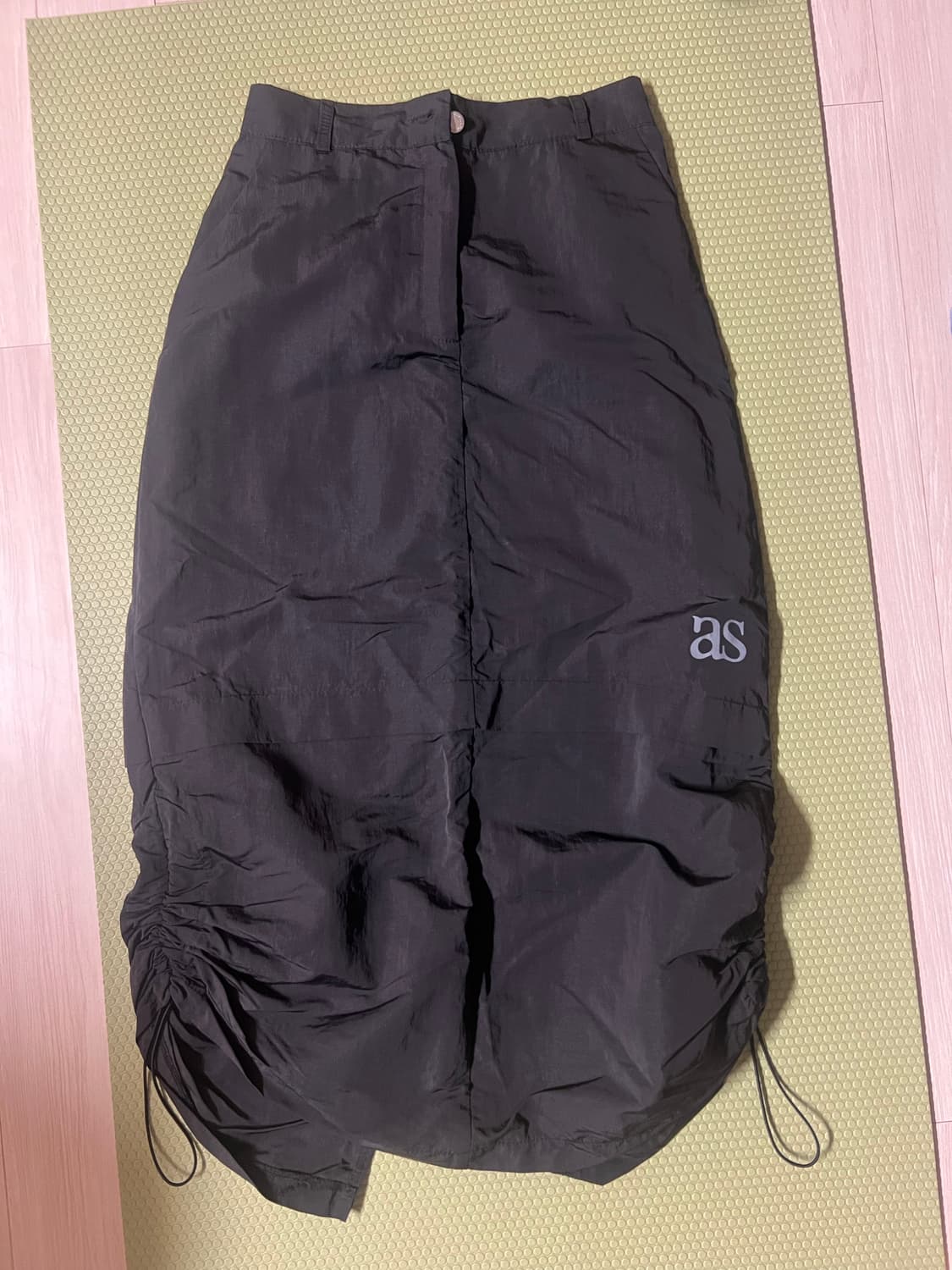 애즈온 나일론 로고 롱치마 상품이미지1