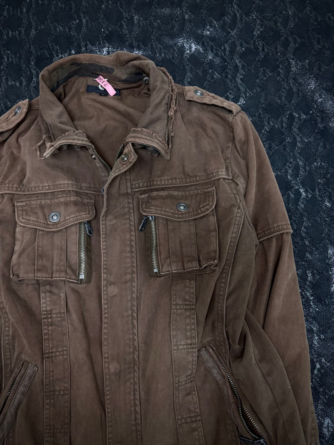 “IN THE ATTIC” Grunge Camo Pattern Brown 상품이미지7