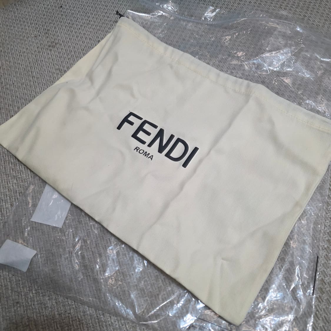 미사용 정품) 펜디 실크 숄 스카프 70* 180 상품이미지4