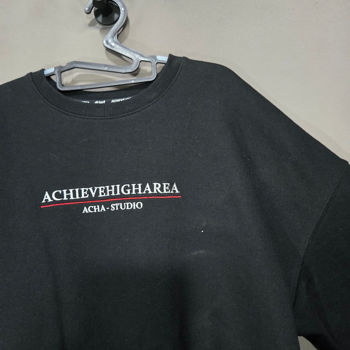 ACHIEVEHIGHAREA 맨투맨 블랙 상품이미지2