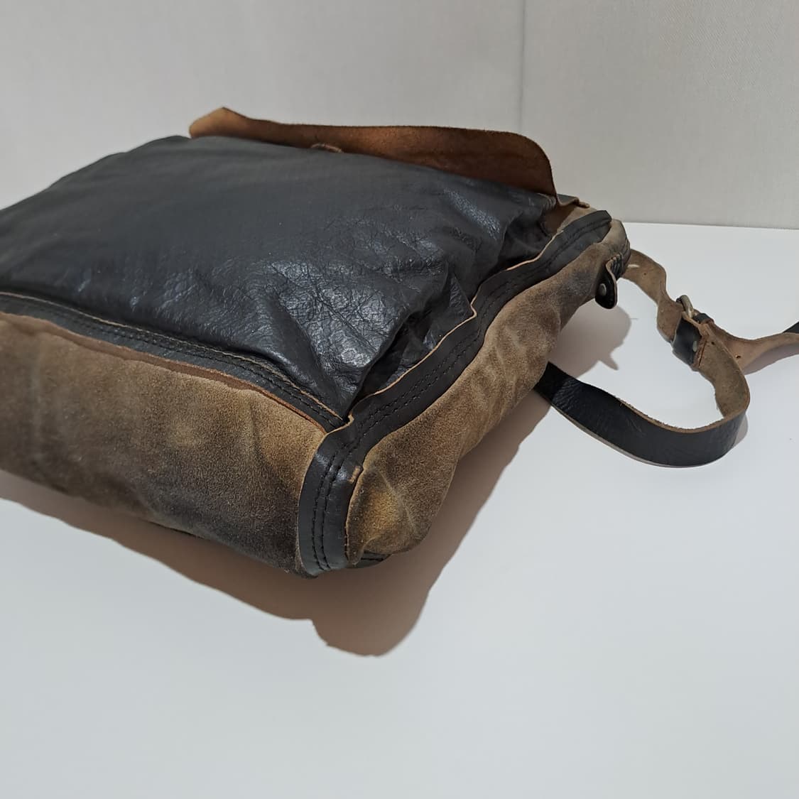 디젤 빈티지 스웨이드 가죽 크로스백 상품이미지7