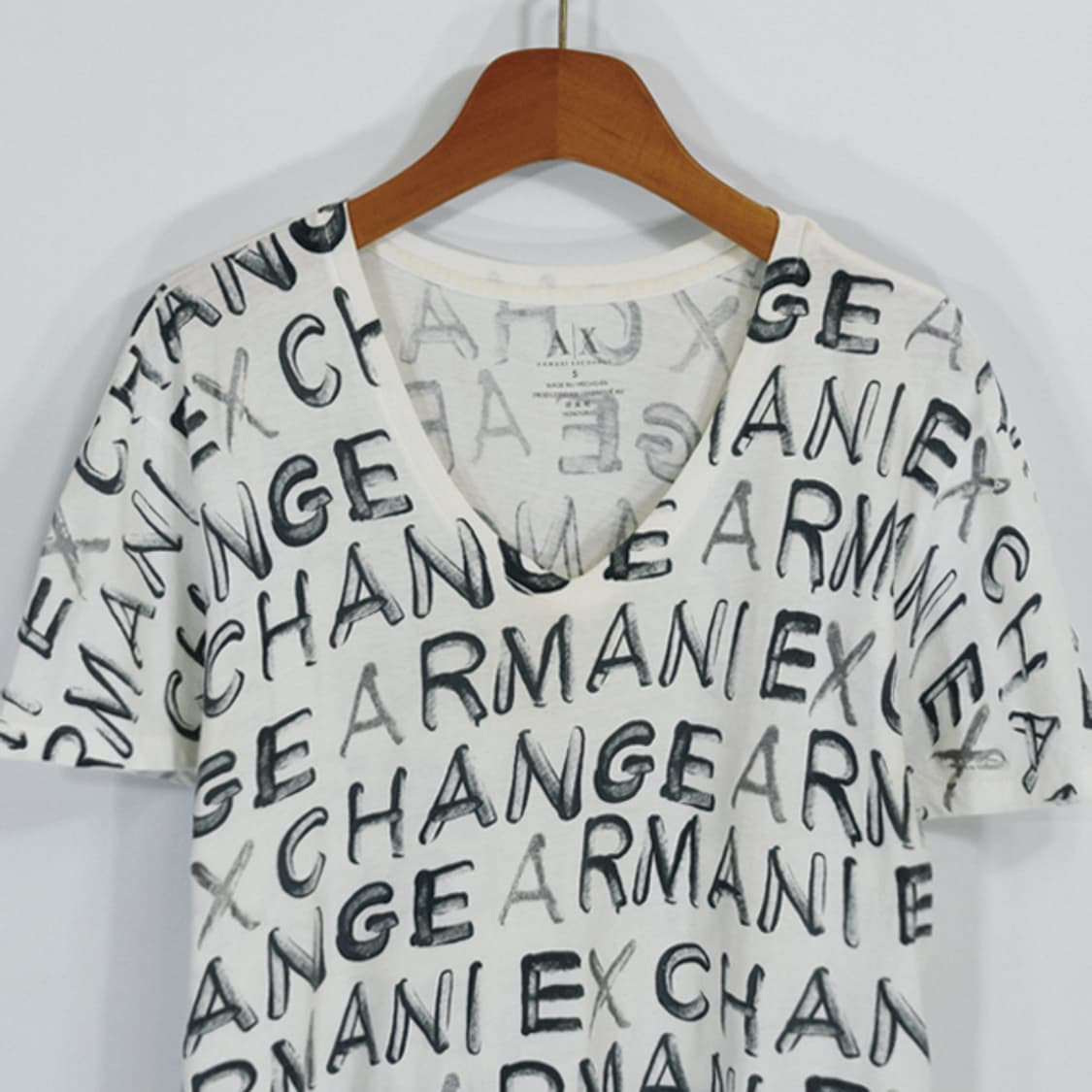 Armani Exchange 프린팅브이넥티셔츠 상품이미지3