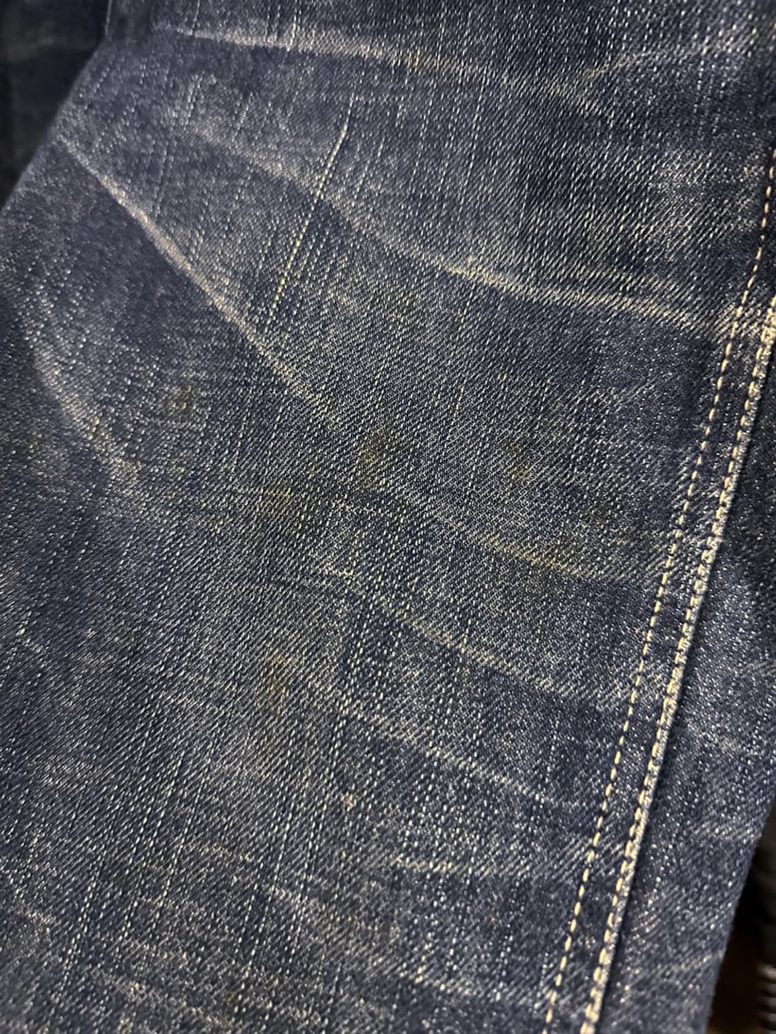 디젤 Y2K 슬림 부츠컷 데님팬츠 위스커링 백스트랩 디테일 상품이미지6