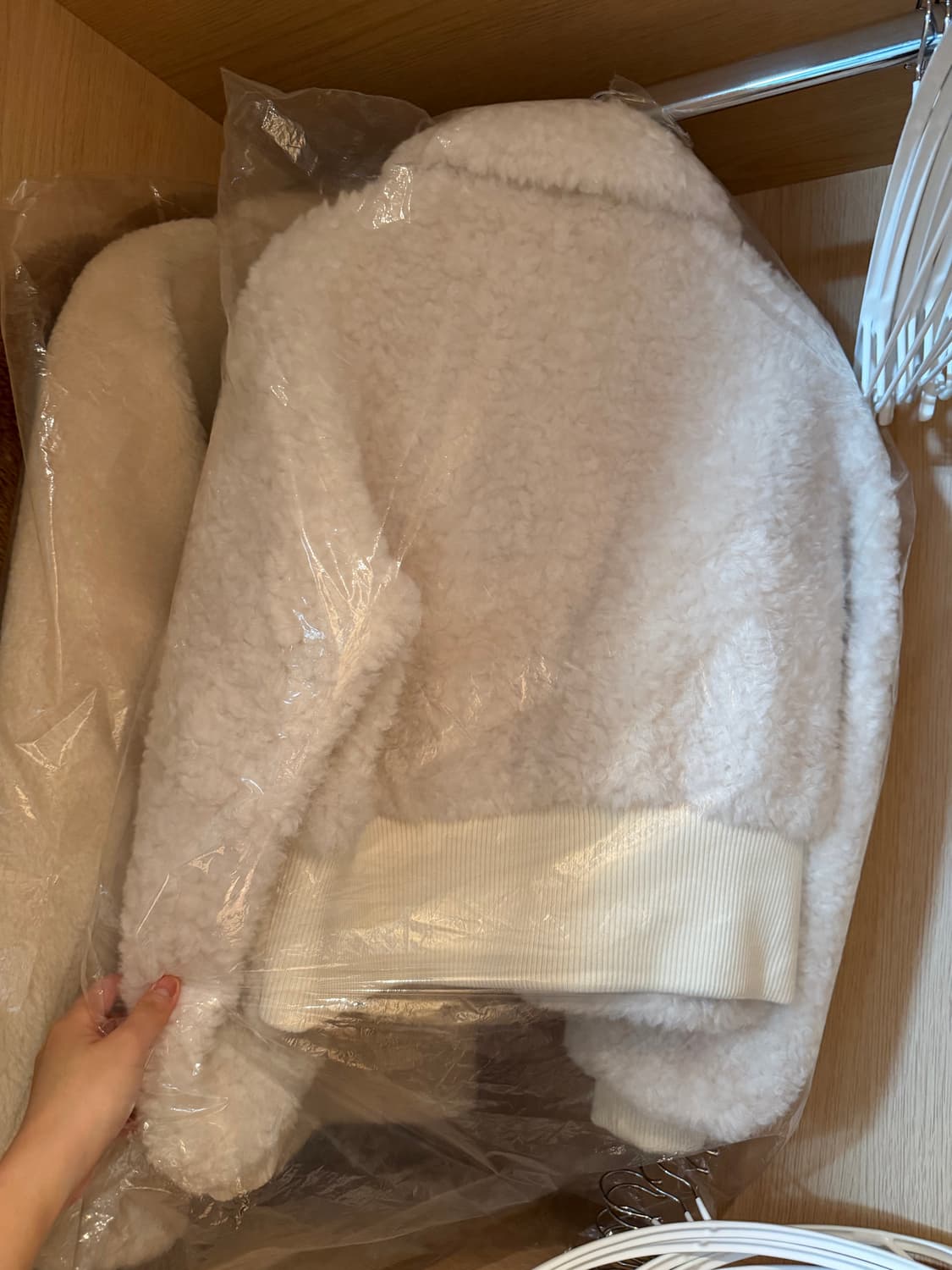 [야외착용X 새제품] 로우클래식 퍼 자켓 상품이미지6