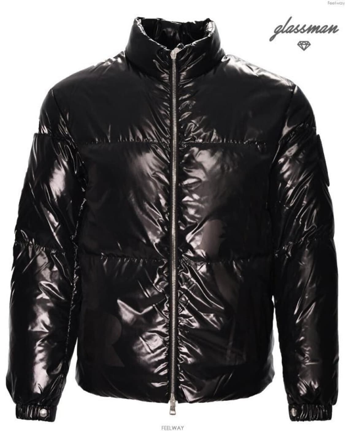 몽클레어 유광 패딩 제품 코드 = E20914196355 68950 상품이미지1