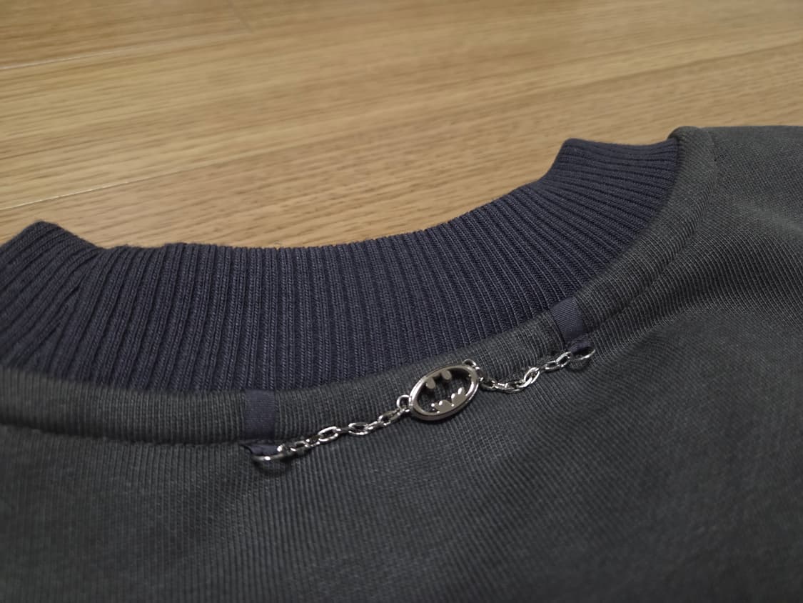 송지오 옴므 25FW DC 콜라보 배트맨 윙스트링 다잉 맨투맨 상품이미지7