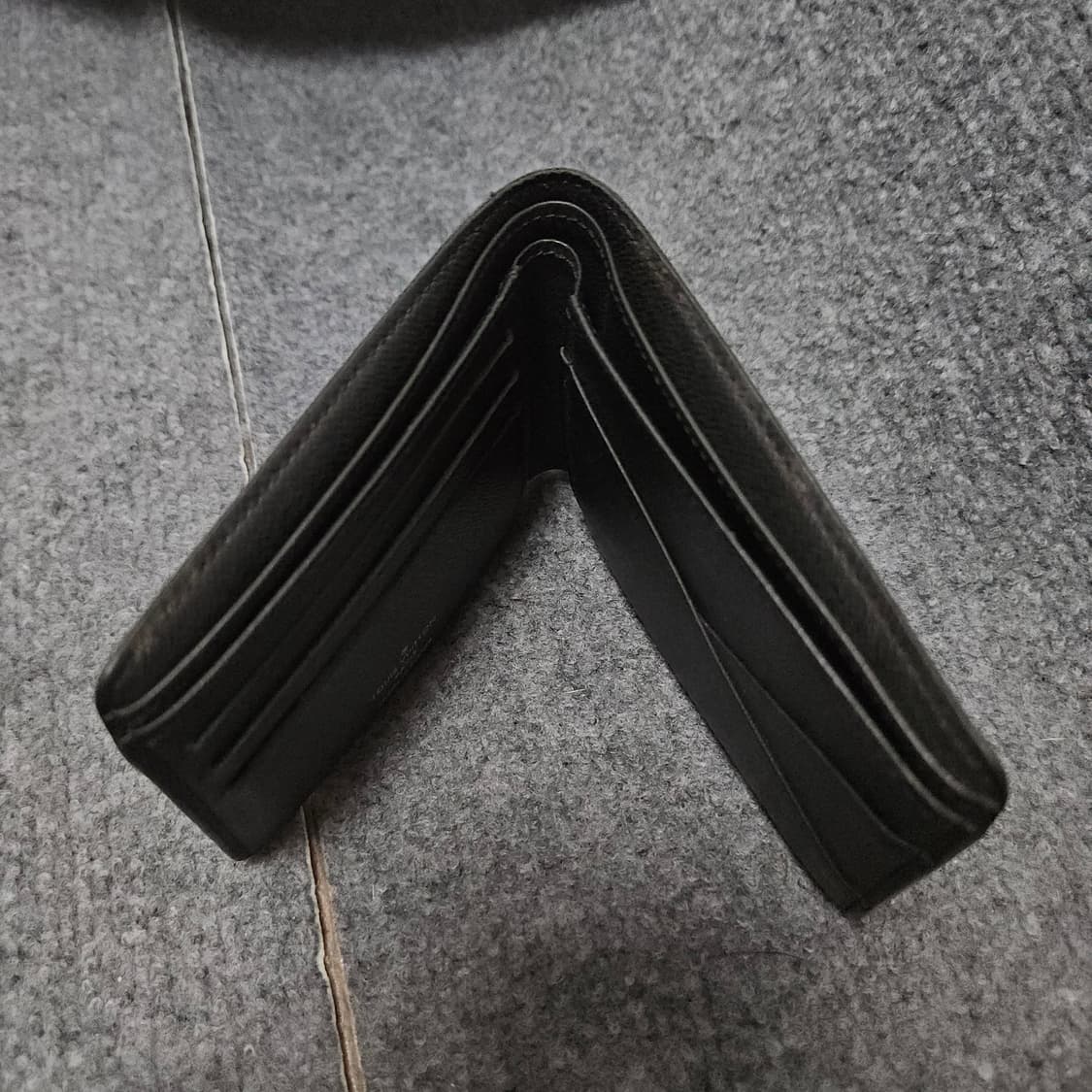 루이비통 모노그램 멀티플 월릿 블랙 급처 상품이미지5