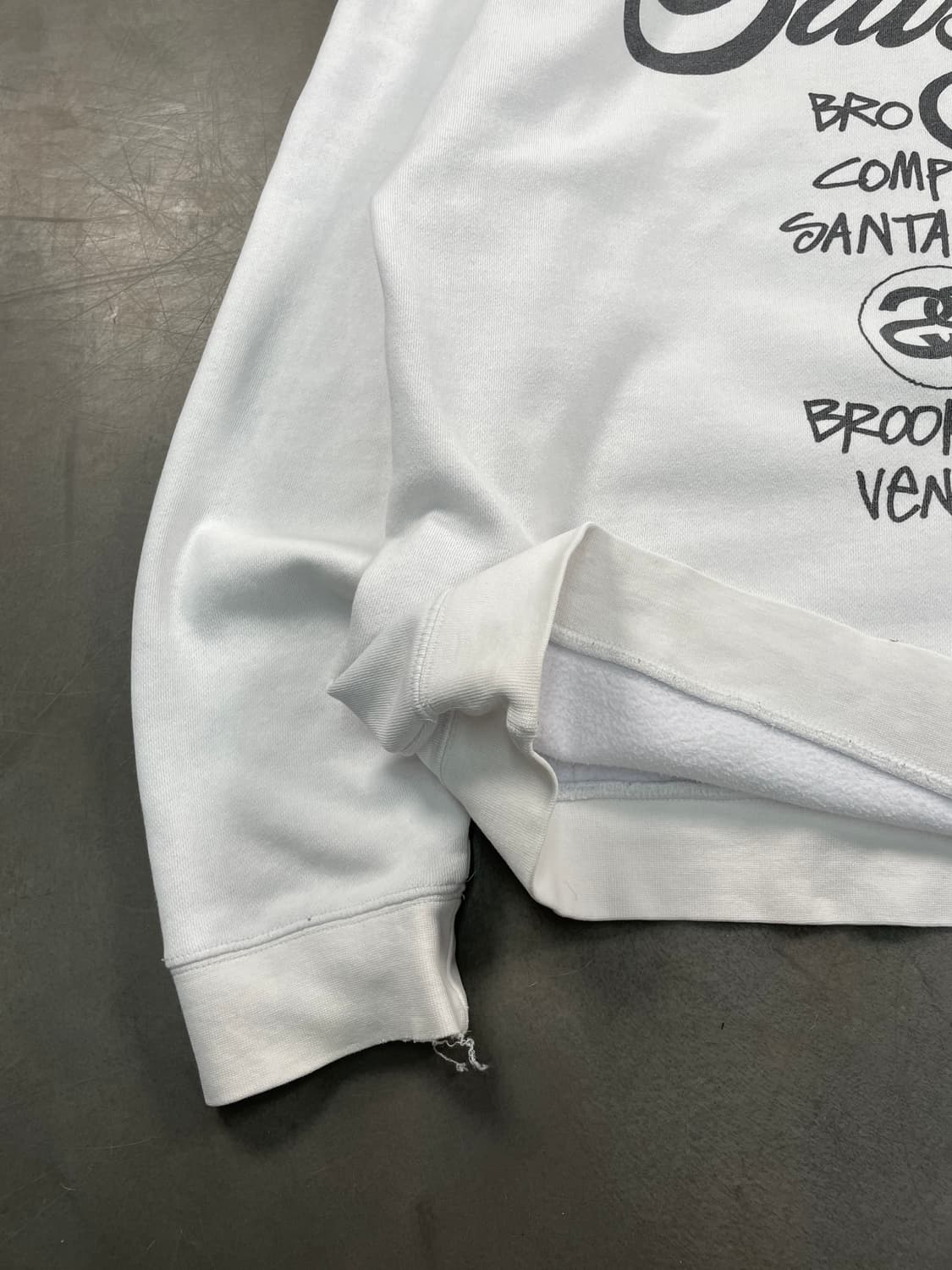 스투시 월드투어 스웻후드 상품이미지3