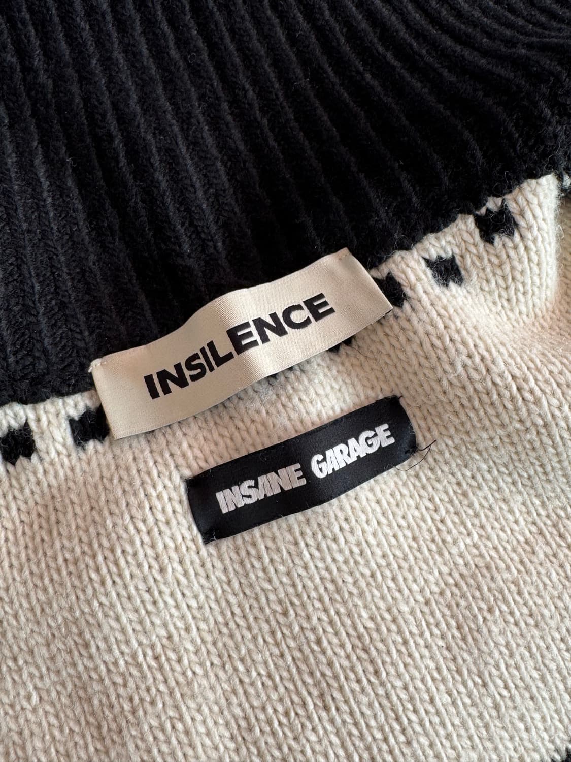 인세인개러지x인사일런스 니트집업 상품이미지6