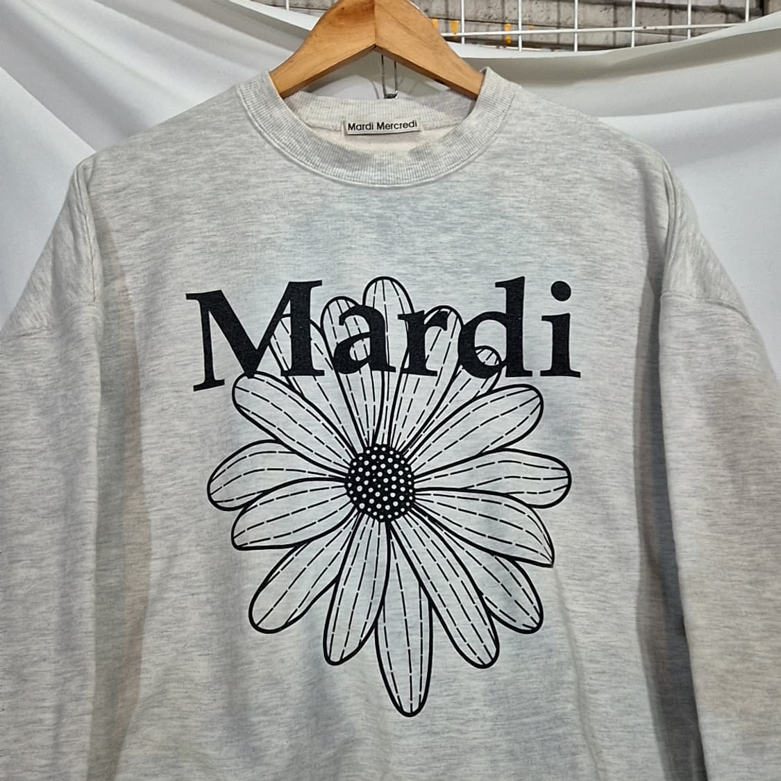 Mardi mercredi 마르디 메크르디 플라워 맨투맨 상품이미지2