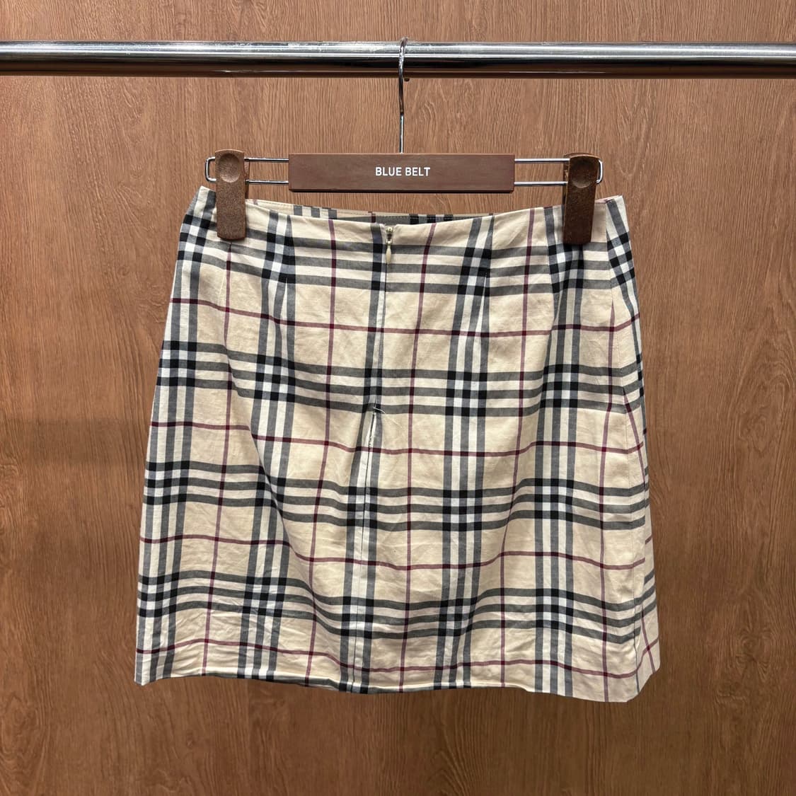 버버리 런던 미니 스커트 노바 체크 패턴 디테일 H라인 베이지 상품이미지3