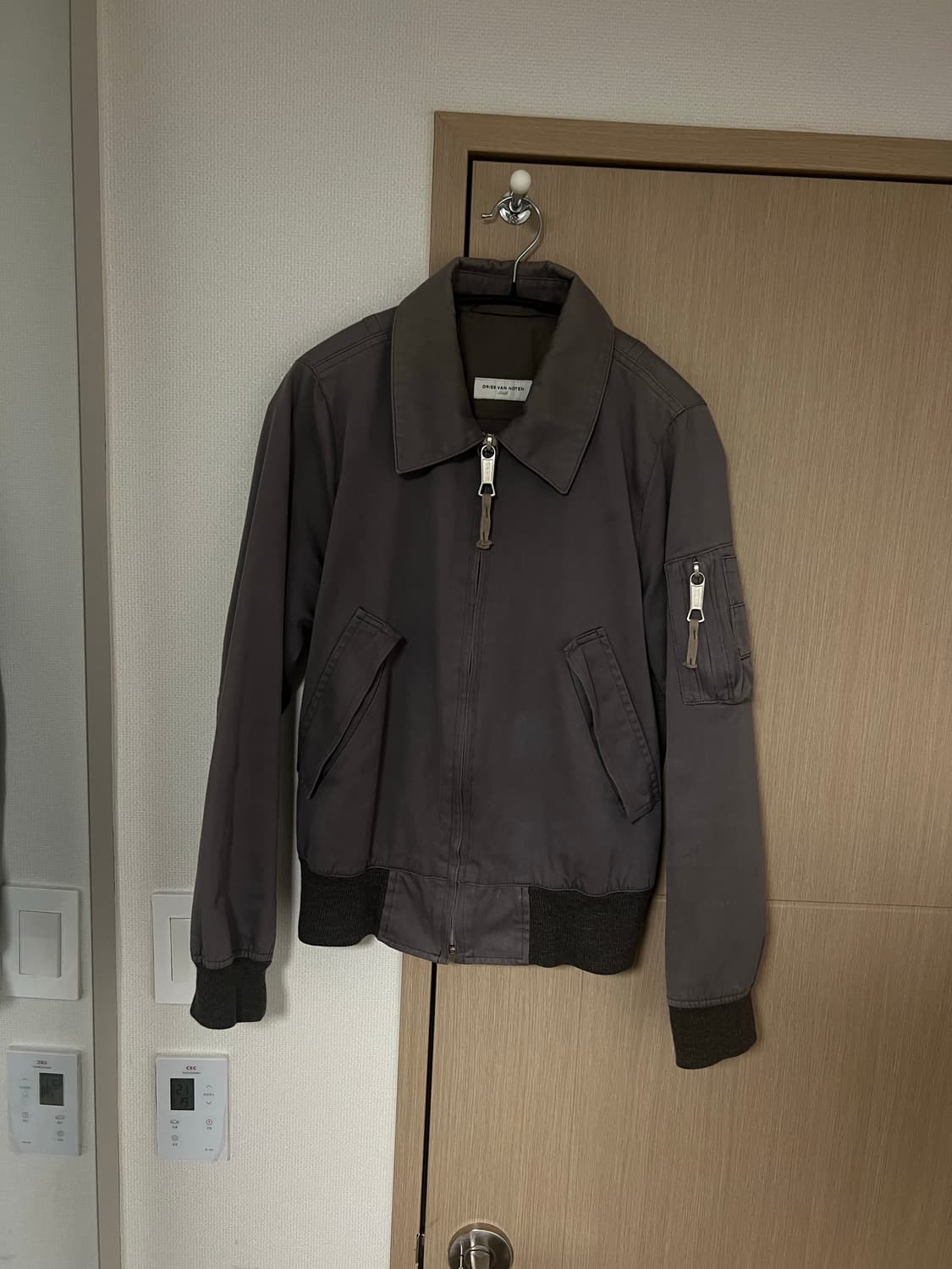 드리스 반 노튼 cvc 탱커 자켓 상품이미지1