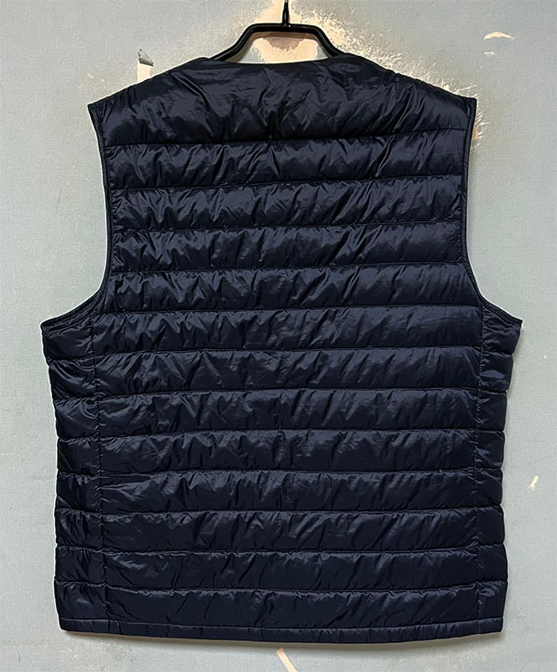 유니클로 남자 경량 패딩조끼 덕다운 추동복 L 100 상품이미지2