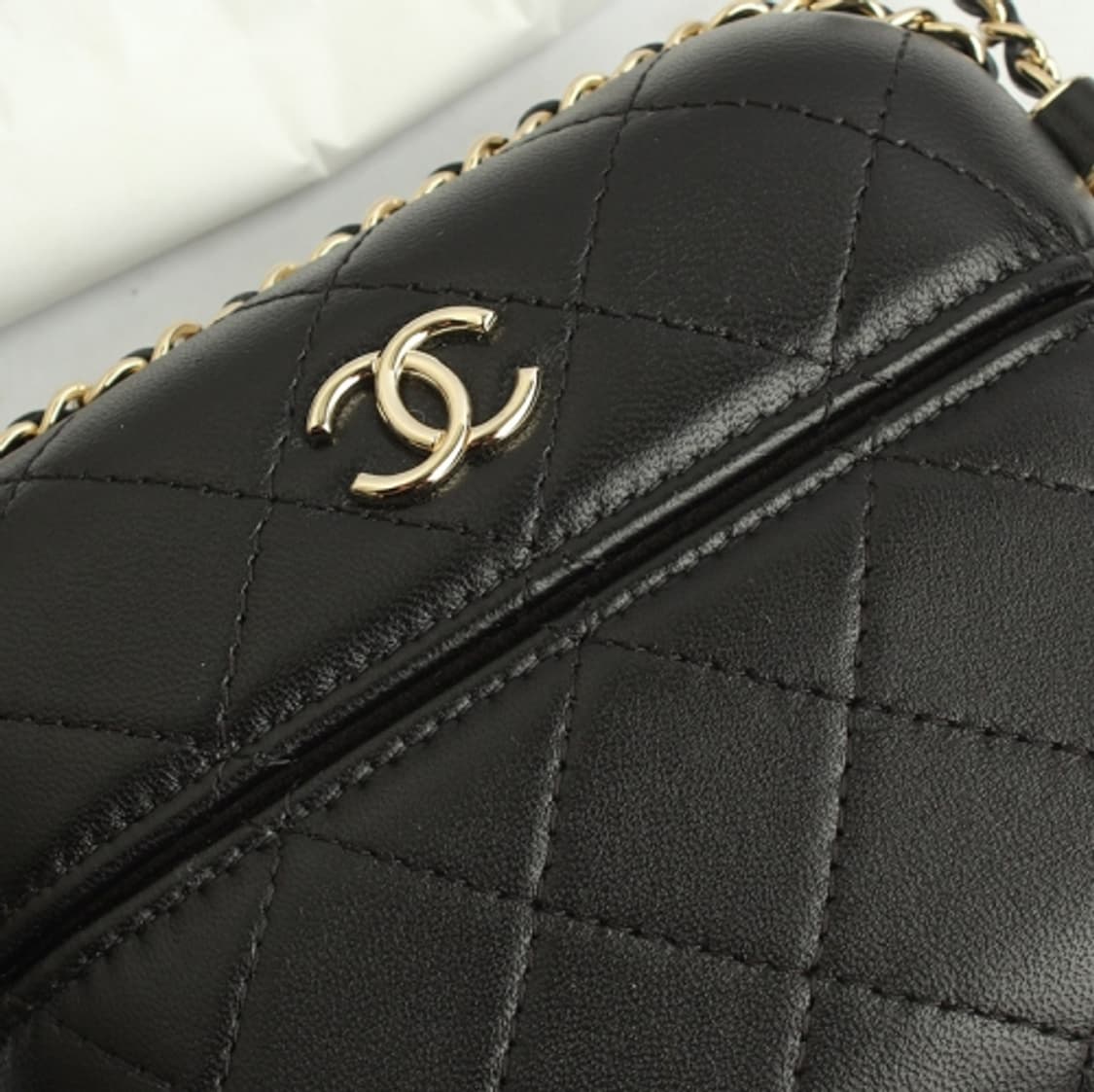 샤넬 블랙 금장 어라운드체인 미니크로스백 상품이미지6