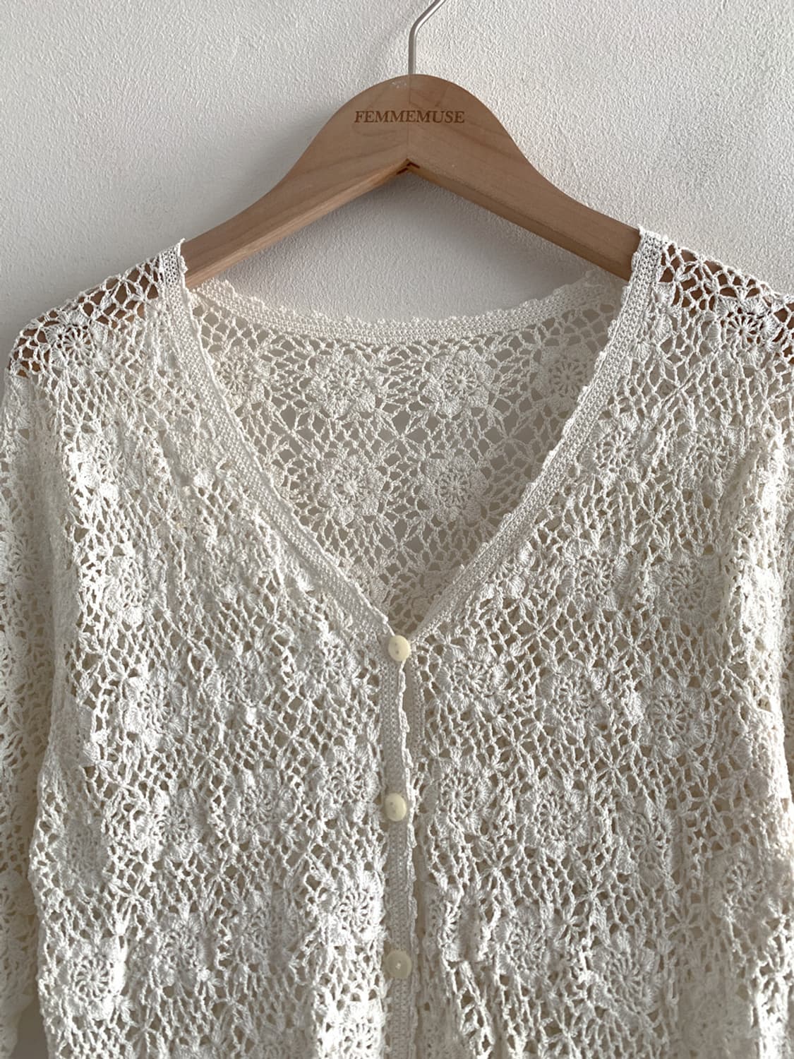 Flower Embroidery Knit Cardigan 상품이미지3