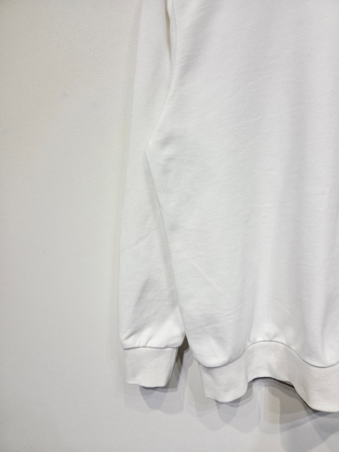 아미(AMI) 빅 하트 로고 스웨트셔츠 맨투맨 화이트 상품이미지4