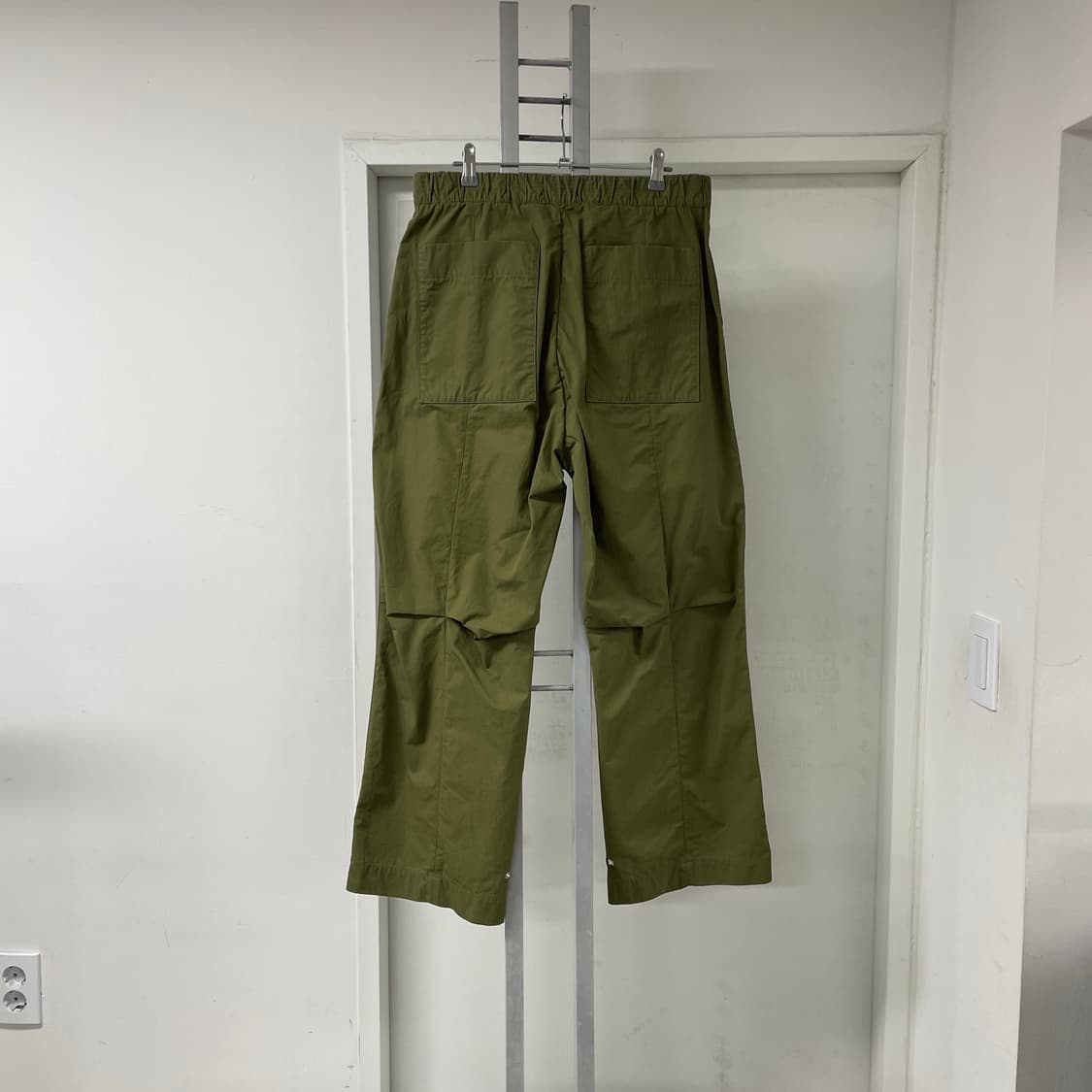 크레이크그린 몽클레어 팬츠 카키 84 상품이미지5