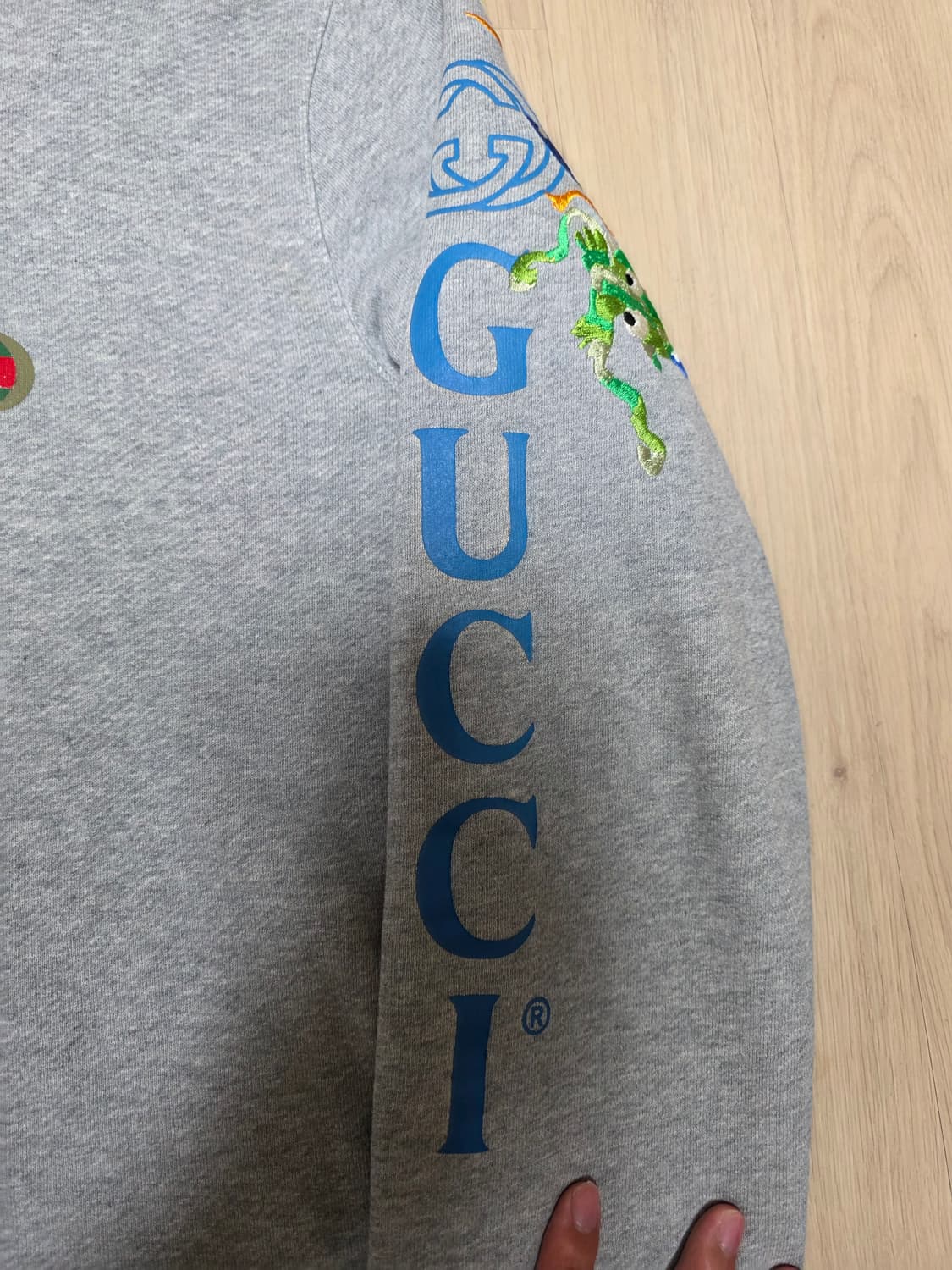 구찌 드래곤 자수 후드티 상품이미지3