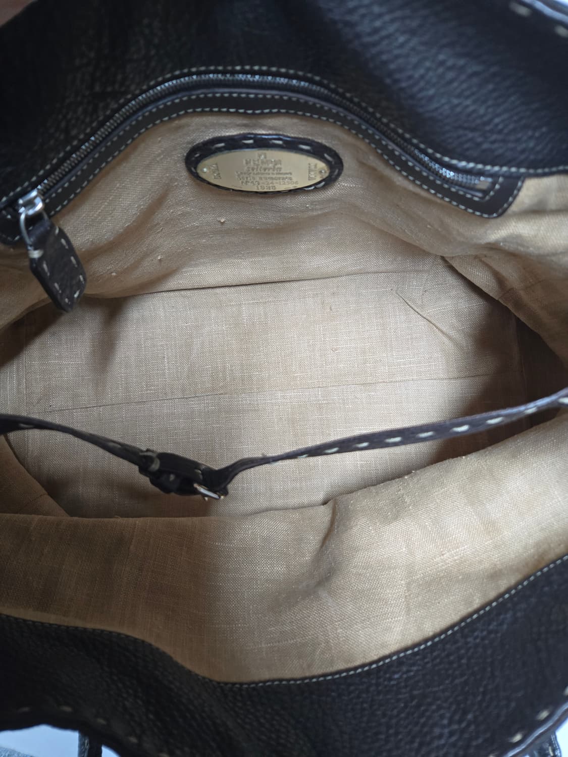 팬디 셀러리아 레더 토트백  상품이미지6