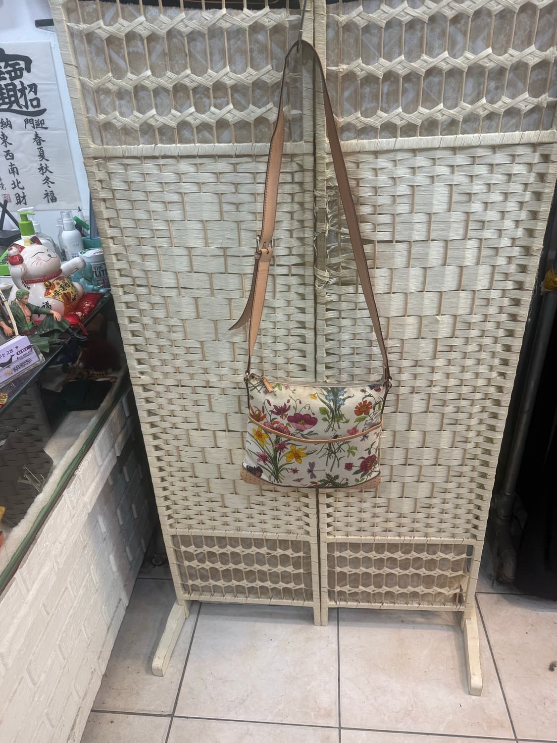 정품 구찌 플로라 페프레이티드 캔버스 크로스백 팝니다 상품이미지1