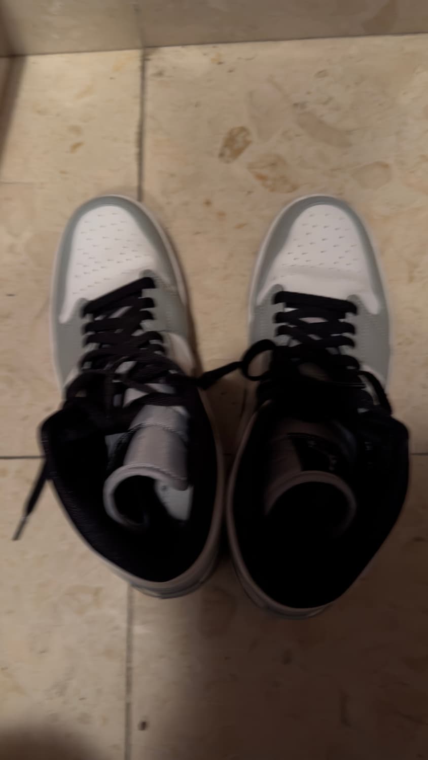 나이키 에어 조던 1 미드 스모크 그레이 uk8 상품이미지2