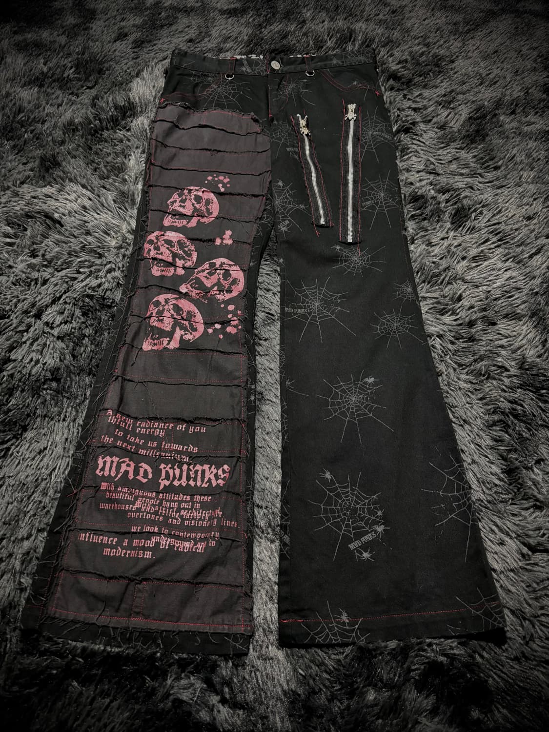 Mad Punks 거미줄 프린팅 스컬 패치 부츠컷 팬츠 상품이미지1