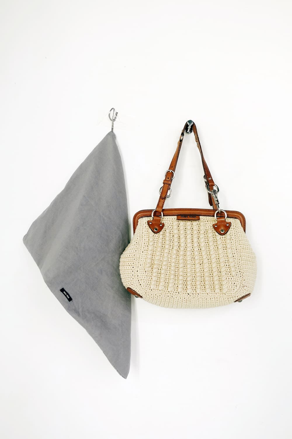 미우 미우 크로셰 백 상품이미지1