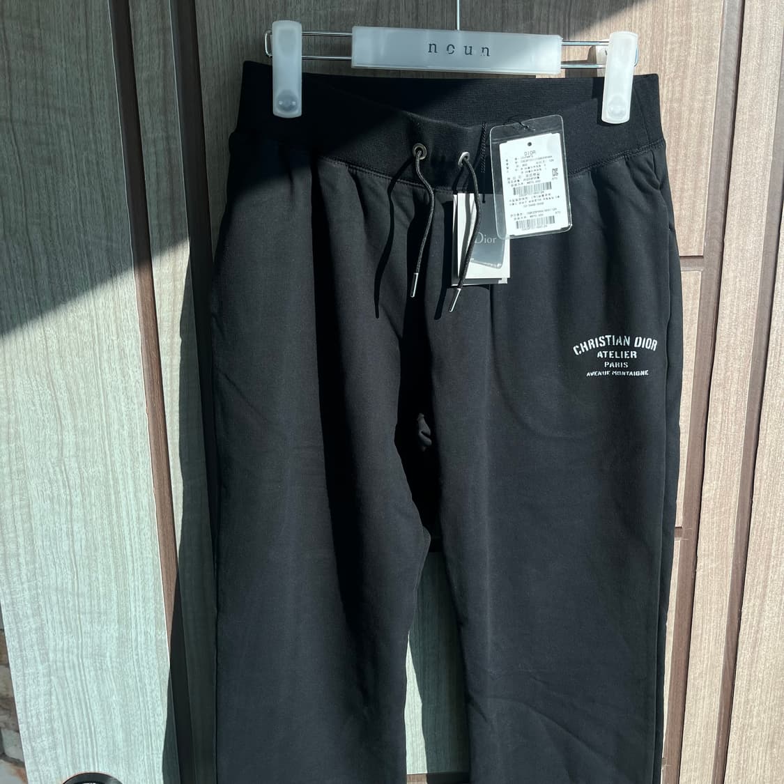 [새상품]DIOR 디올 로고 스웨트 조거팬츠 다크네이비 상품이미지1