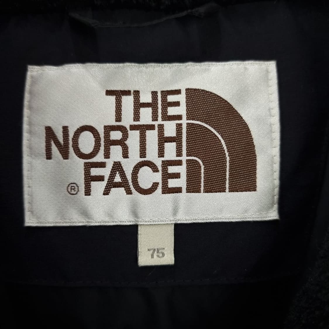 [노스페이스] 구스다운 슬림핏 롱패딩 블랙 M16828 상품이미지9