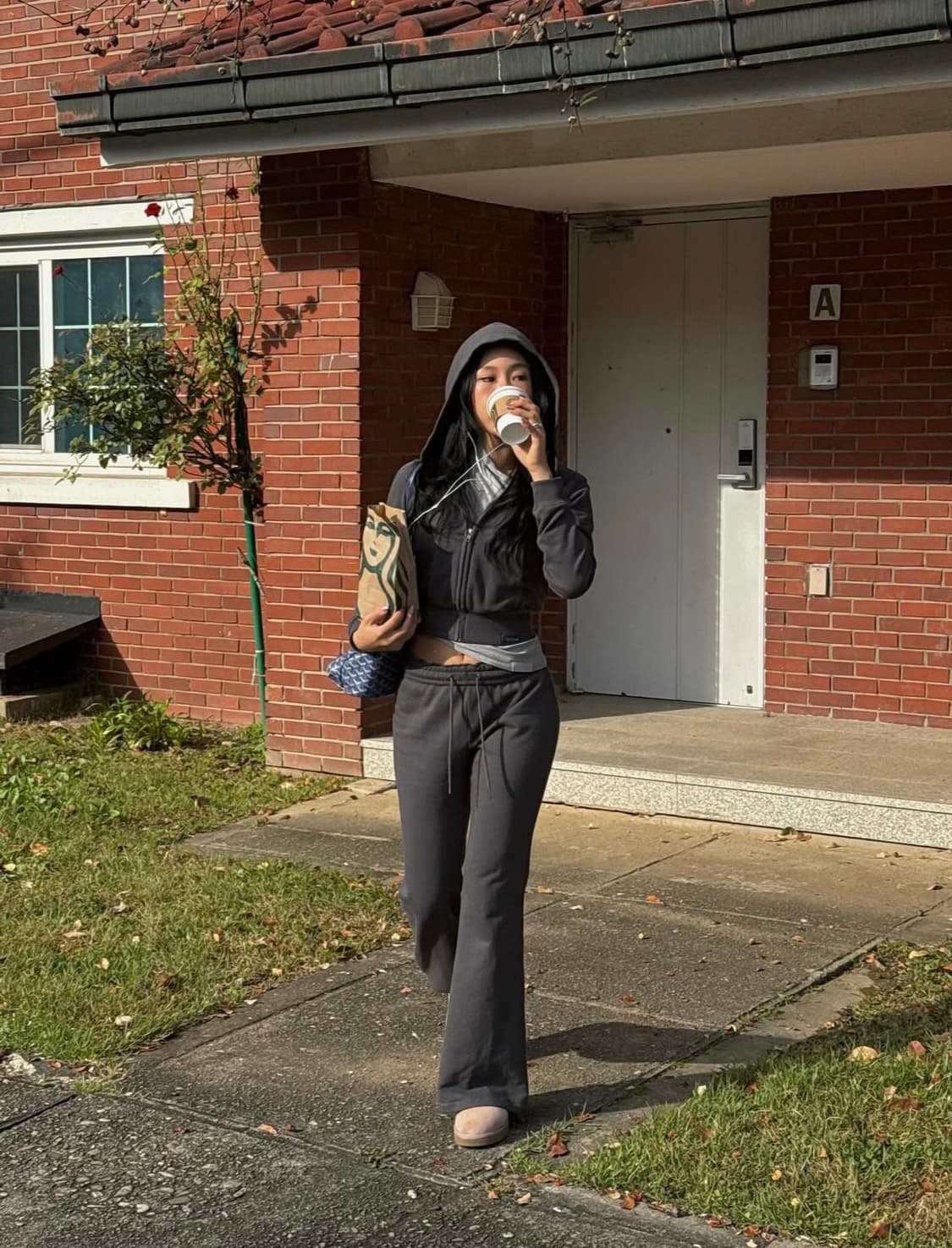 (새상품) 베리시 ERA 슬림핏 후드집업 팬츠 셋업 그레이 상품이미지5