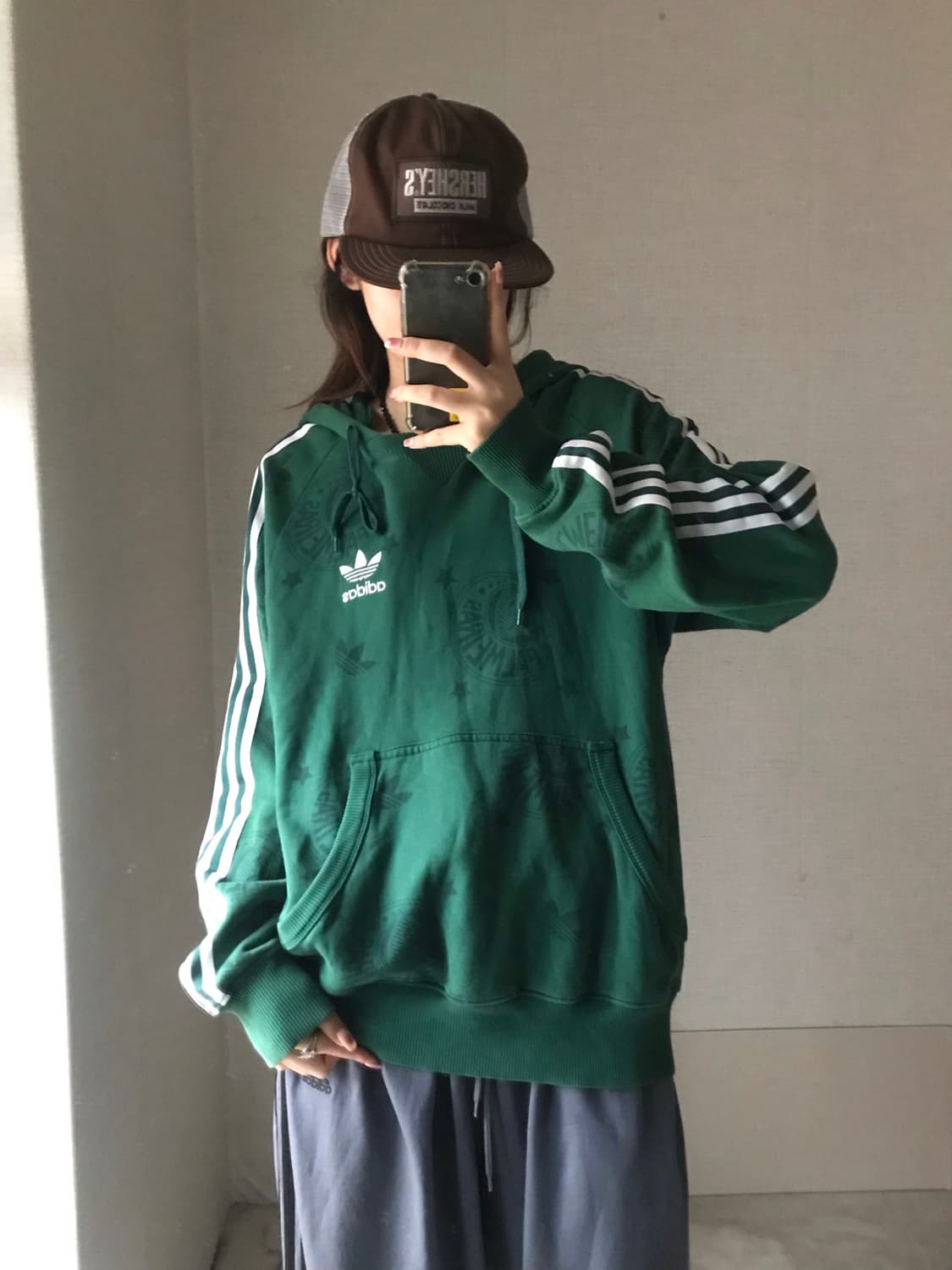 아디다스 그린 오버핏 후드티 상품이미지5