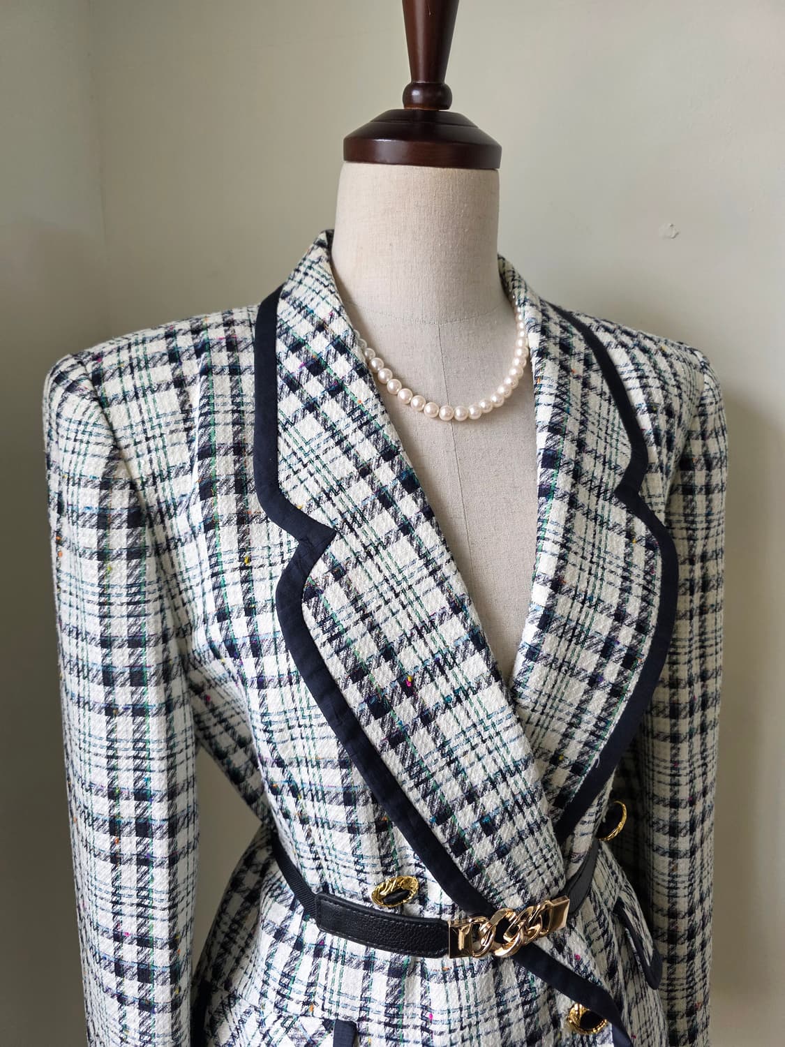 스위스 WEISBROD-ZURRER 트위드 자켓 / 금장 버튼 클래식 라 상품이미지4