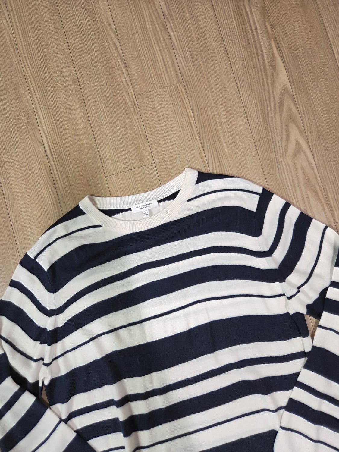 뷰티앤유스 스트라이프 패턴 라운드 니트 상품이미지2