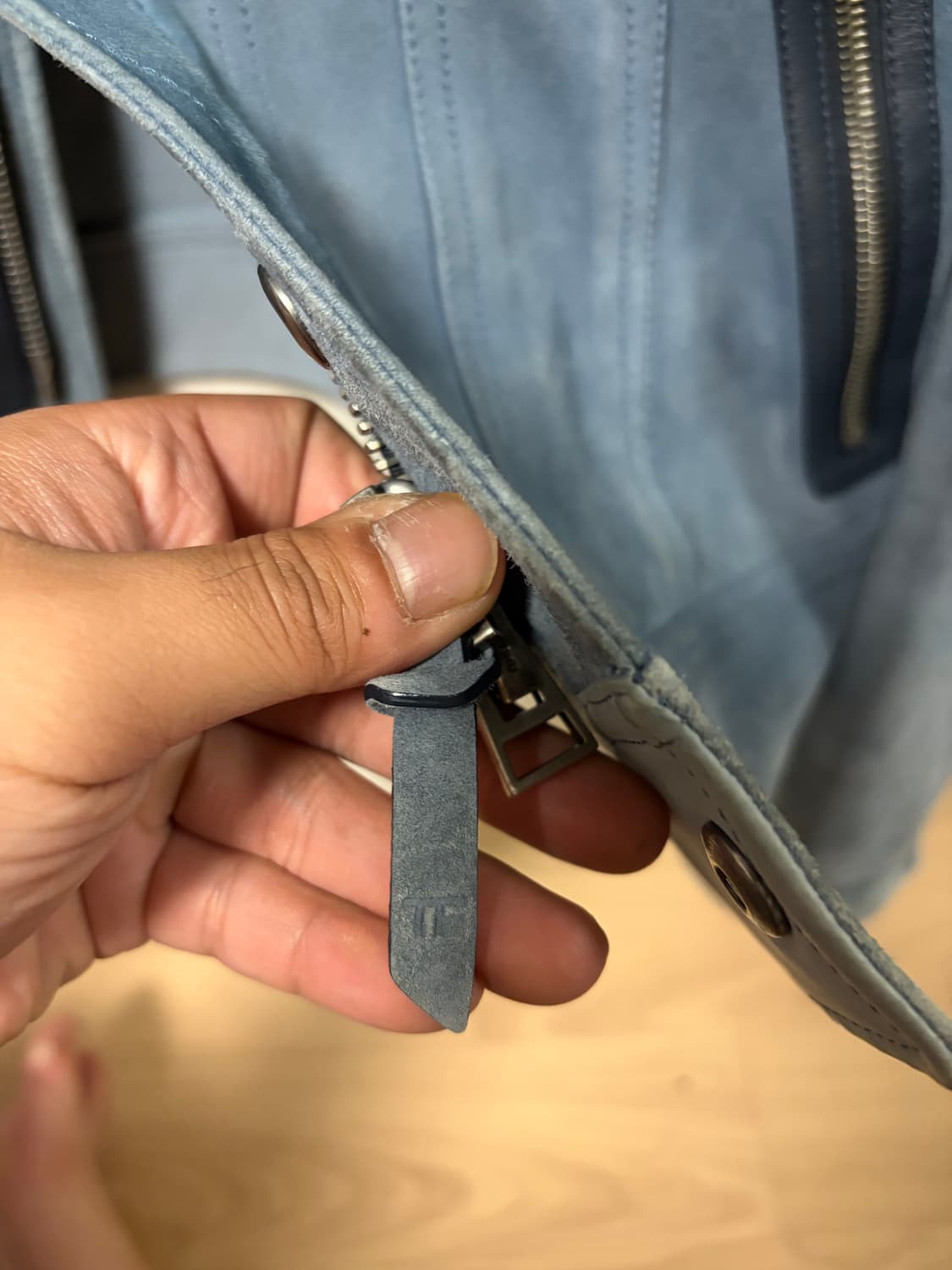 톰포드 스웨이드 트러커 50 오션블루 상품이미지3