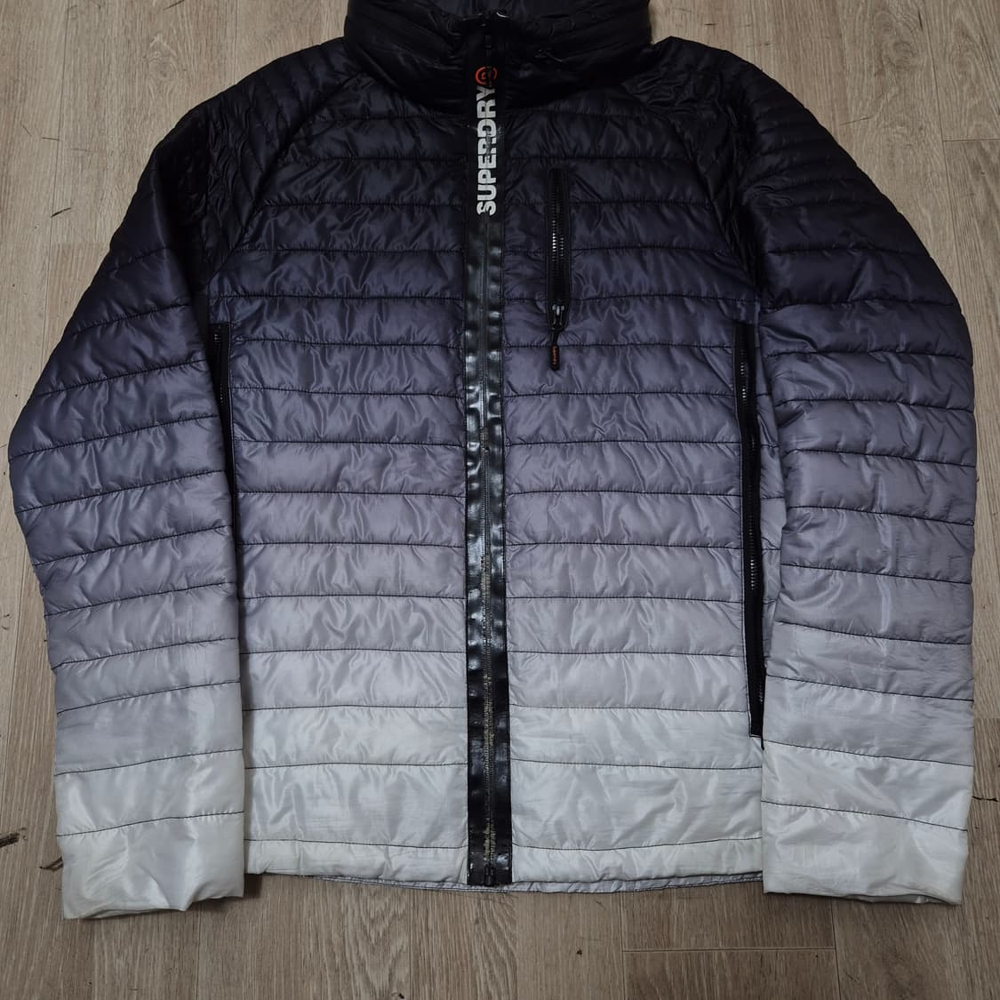 슈퍼드라이 재팬 그라데이션 파워 페이드 경량패딩 자켓 L(100) 상품이미지3