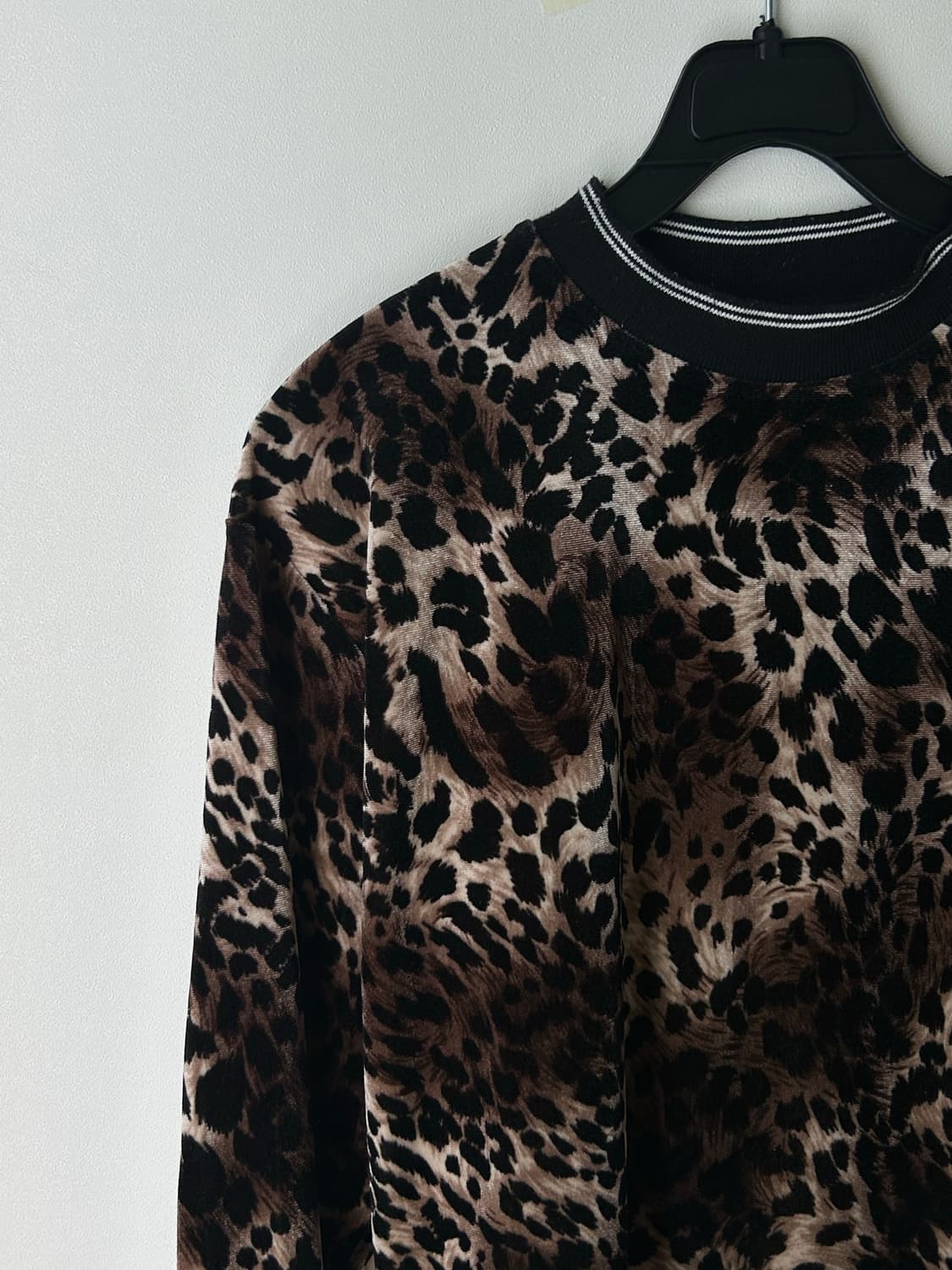 Unknown blue 언노운블루 레오파드 티 상품이미지2