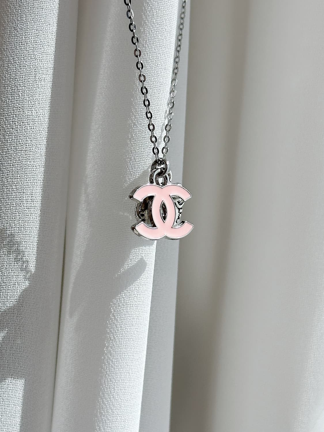 샤넬 핑크 캣츠 팬던트 목걸이 상품이미지4