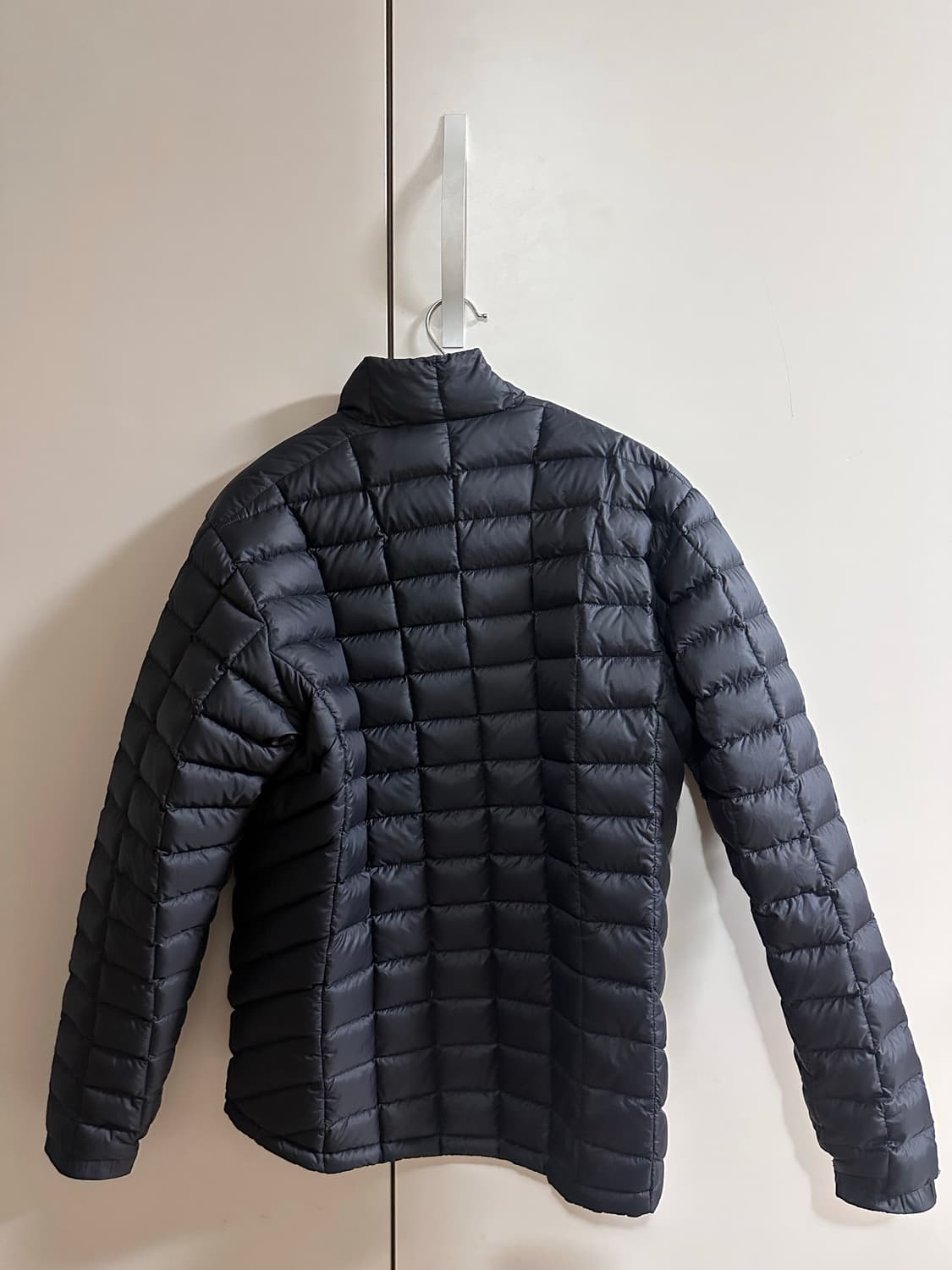 몽벨 경량패딩 팝니다 상품이미지2